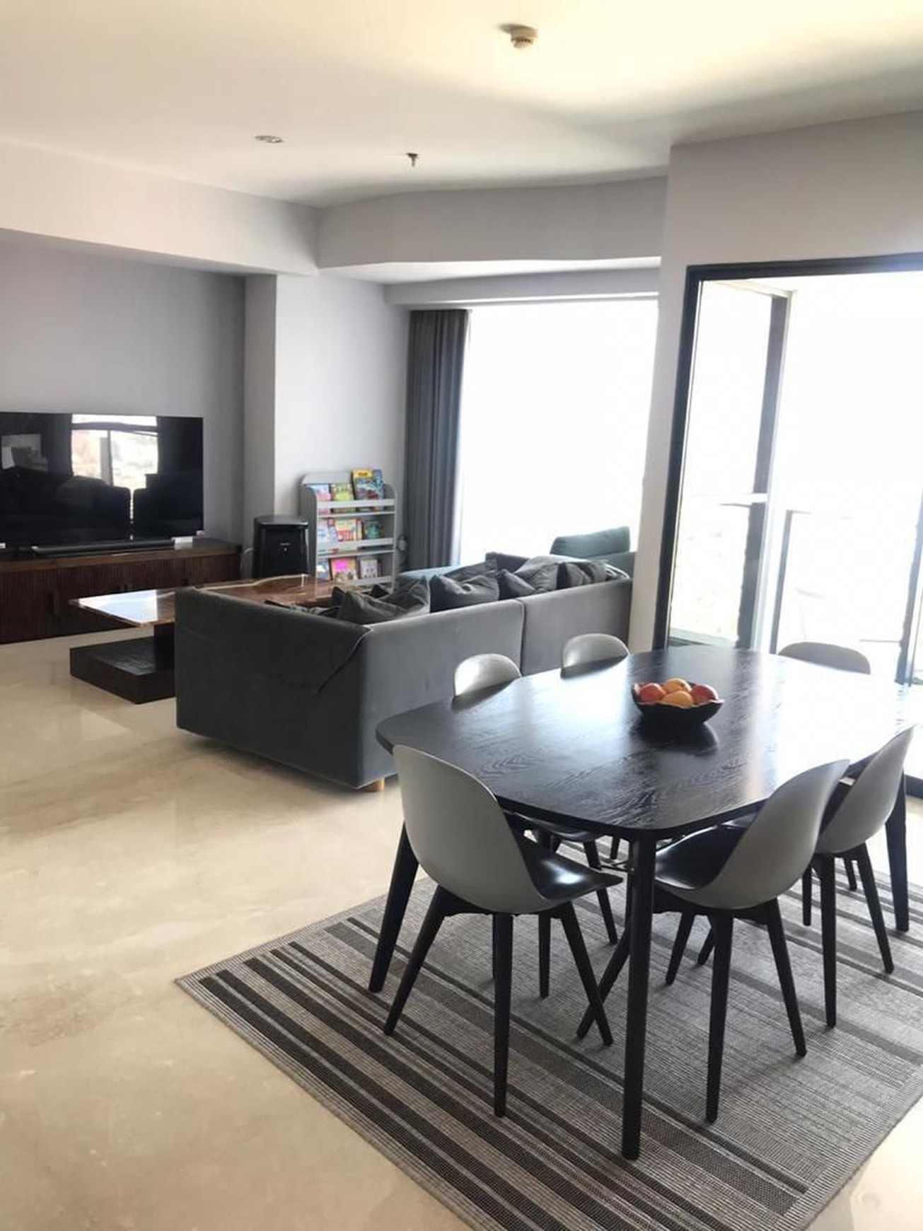 Dijual/ Disewakan Mewah Full Furnish Apartemen The Peak Tunjungan Plaza Mall 5