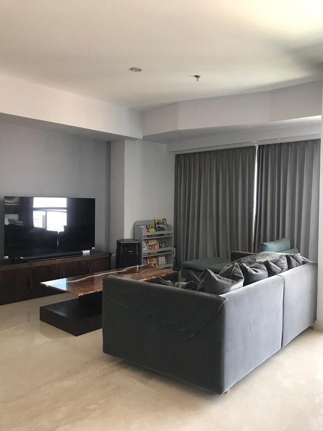 Dijual/ Disewakan Mewah Full Furnish Apartemen The Peak Tunjungan Plaza Mall 5