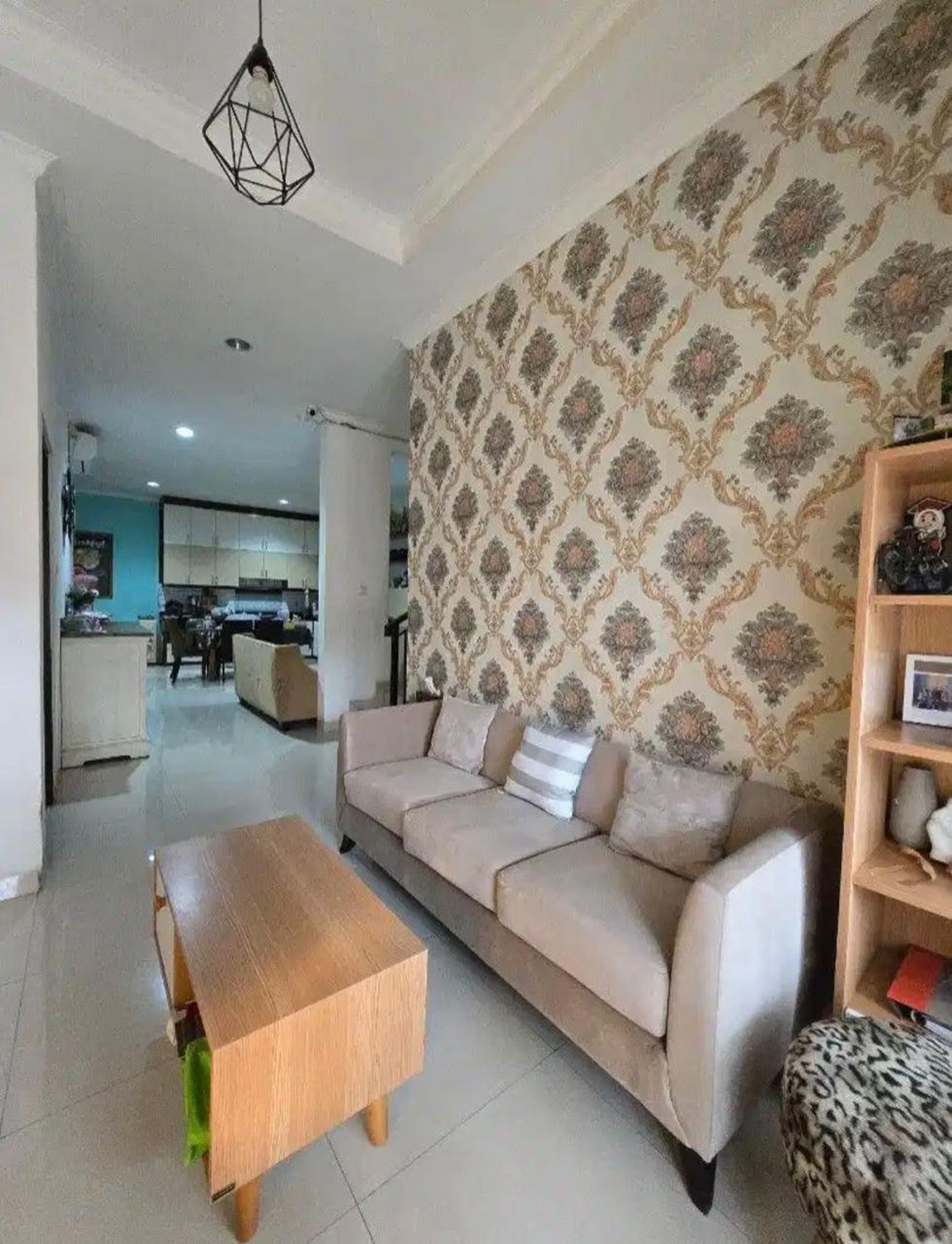 Rumah Cantik 2 Lantai dengan Desain Modern.