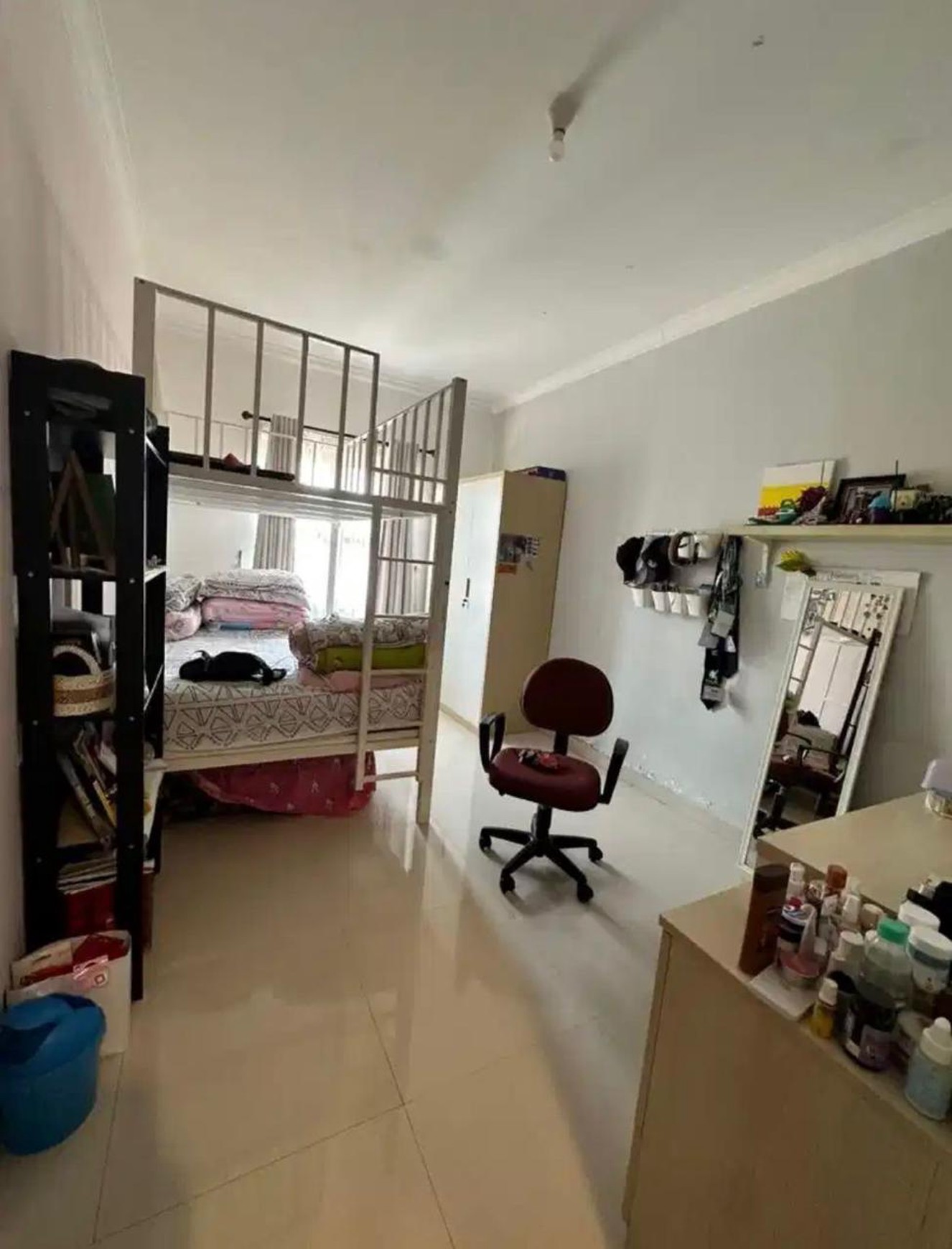 Rumah Cantik 2 Lantai dengan Desain Modern.