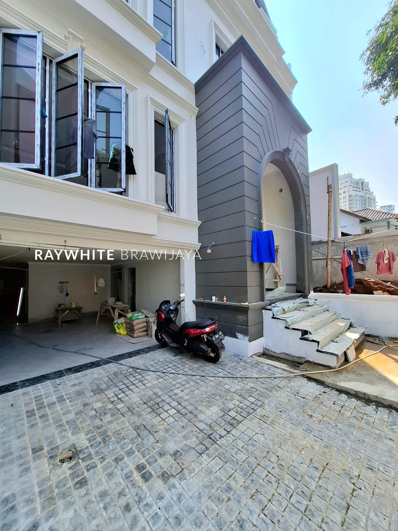 Brand New House American Classic Kebayoran Baru