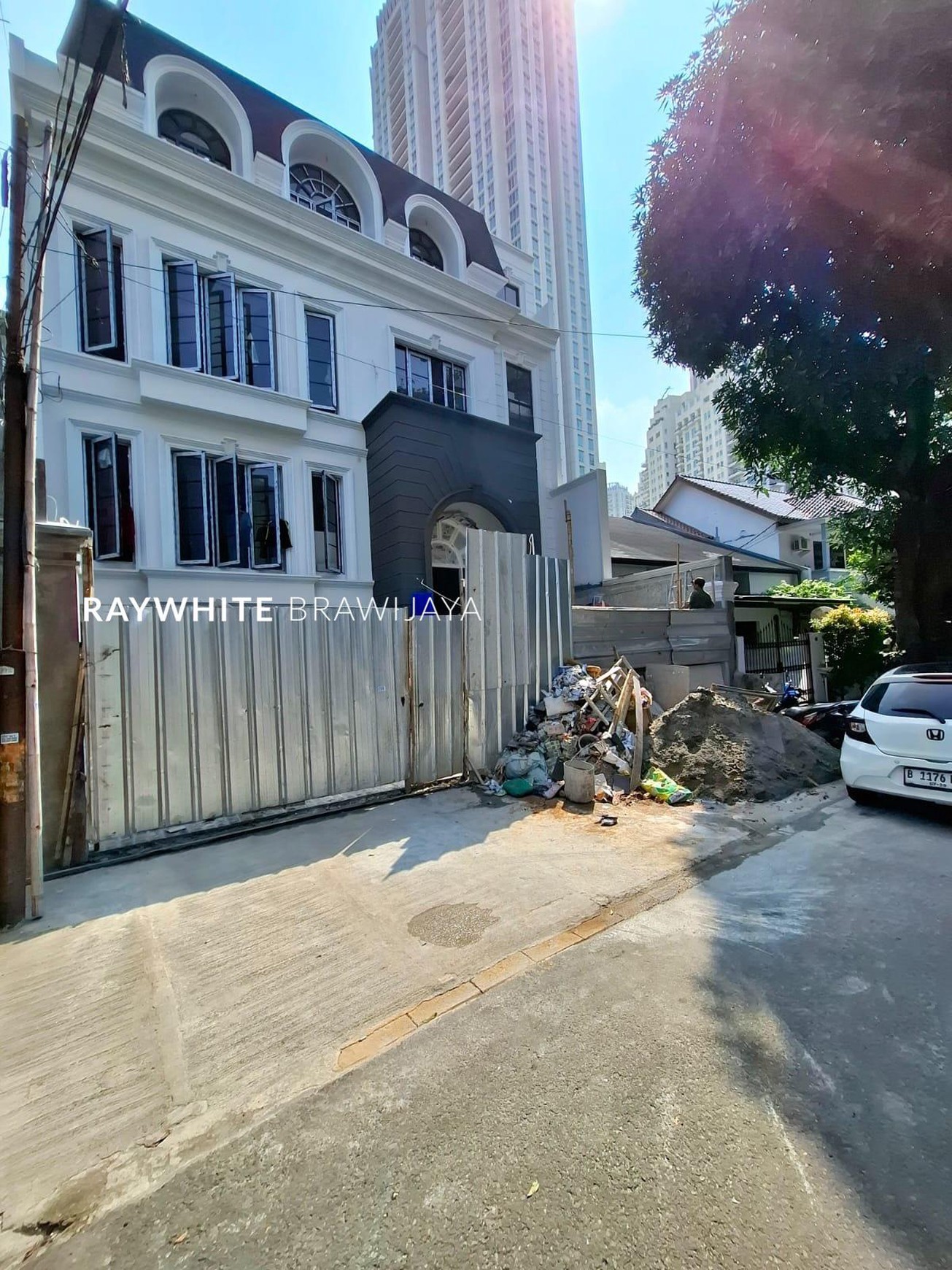 Brand New House American Classic Kebayoran Baru