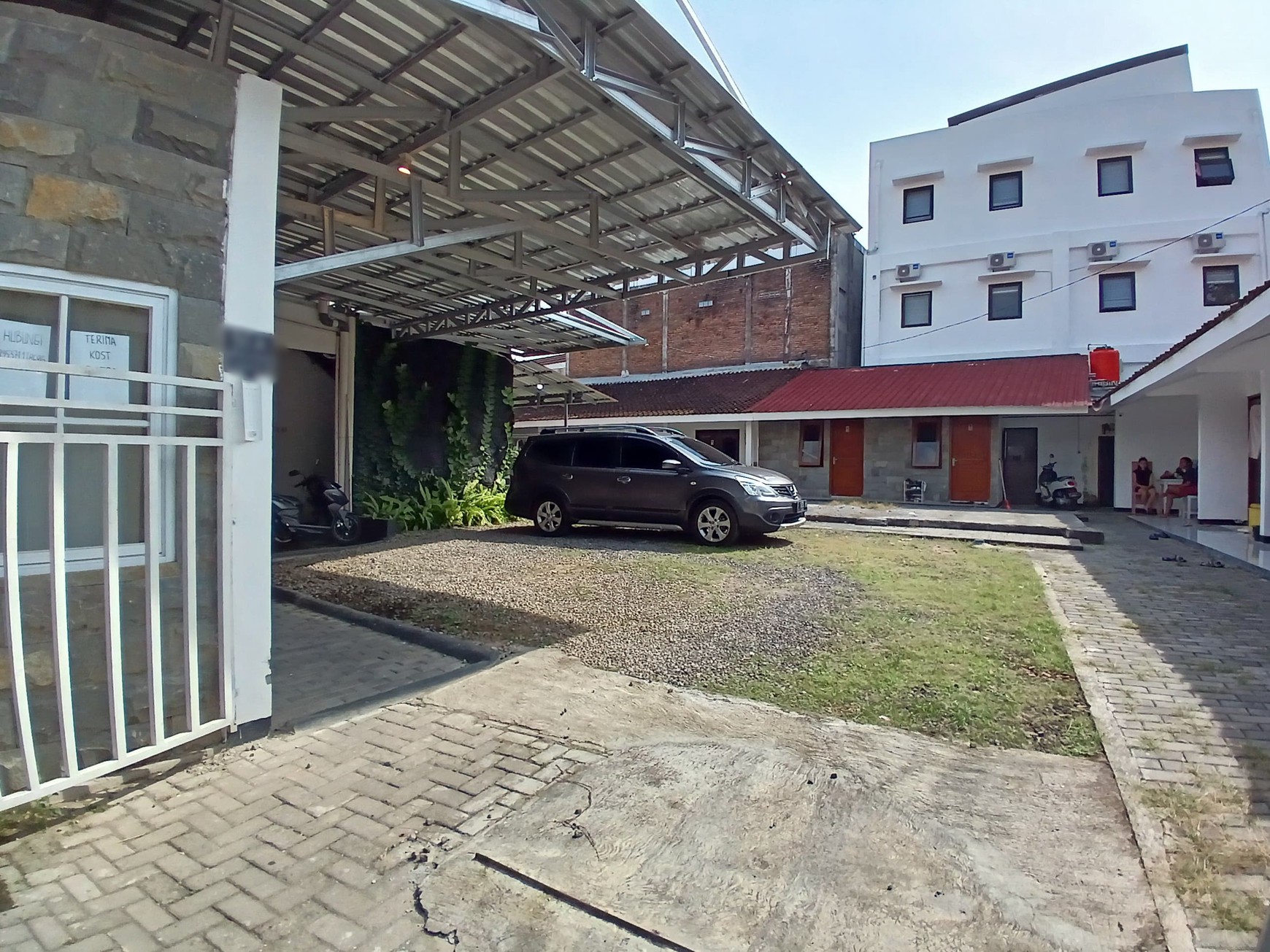 Investasi Rumah kost Furnish 35 Kamar Tidur Lokasi Dekat Kampus YKPN Caturtunggal Depok Sleman
