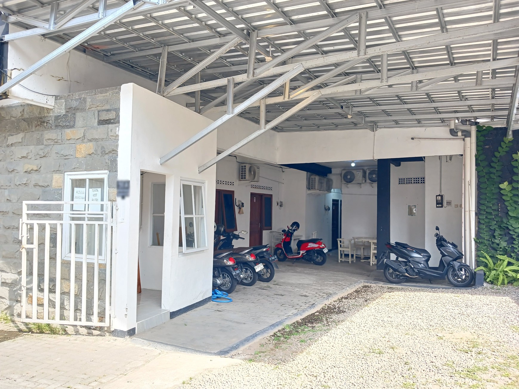 Investasi Rumah kost Furnish 35 Kamar Tidur Lokasi Dekat Kampus YKPN Caturtunggal Depok Sleman