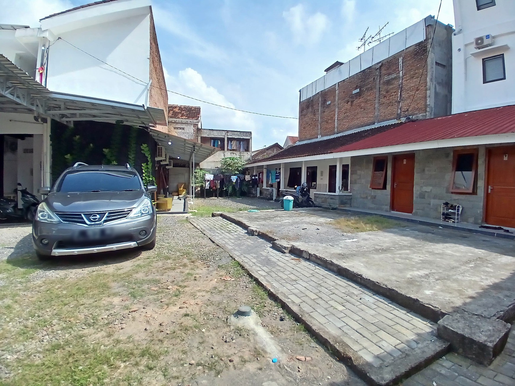 Investasi Rumah kost Furnish 35 Kamar Tidur Lokasi Dekat Kampus YKPN Caturtunggal Depok Sleman