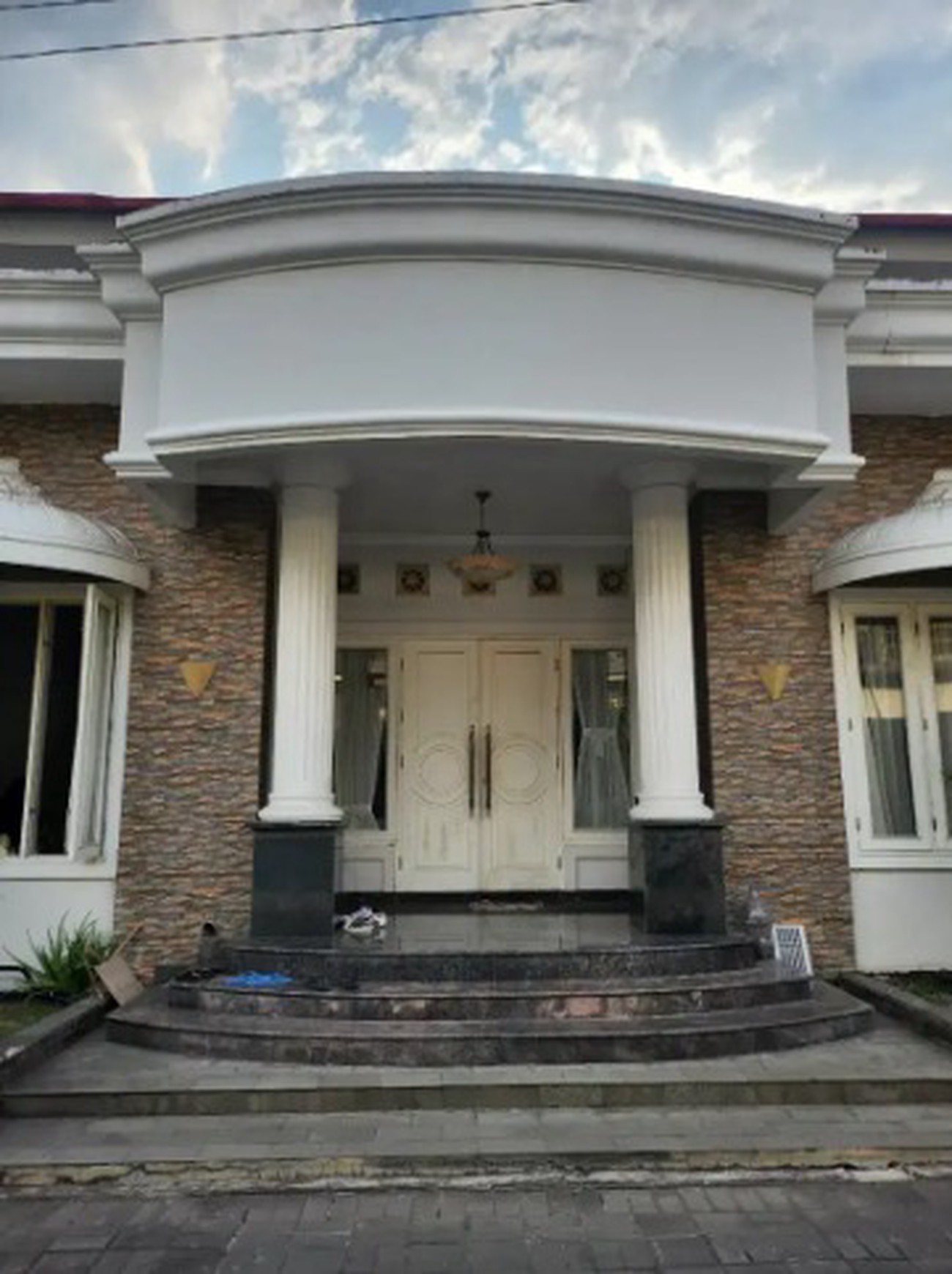 Rumah Mewah Semi Furnish Di Perum Pesona Regency Yogyakarta