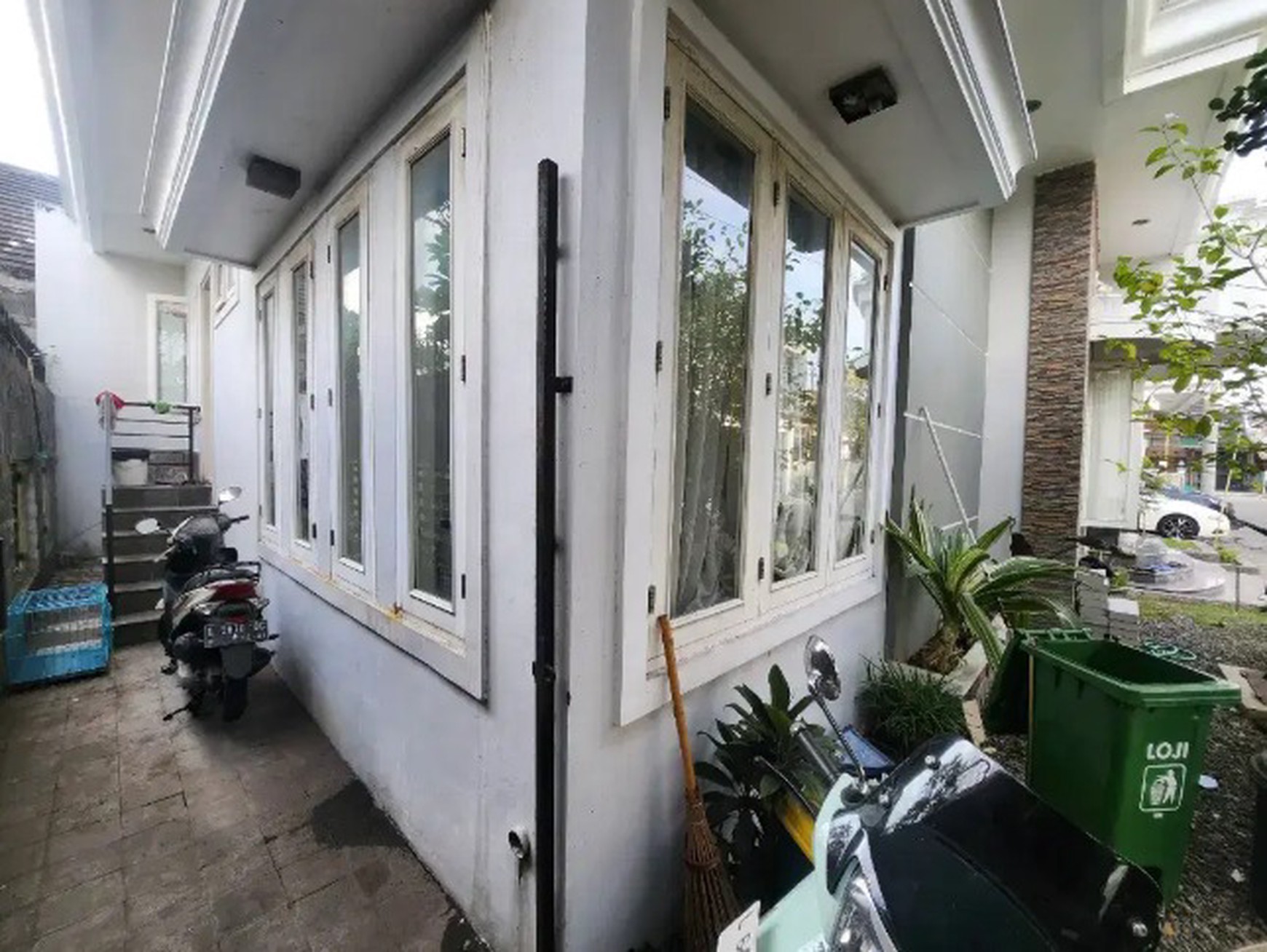Rumah Mewah Semi Furnish Di Perum Pesona Regency Yogyakarta