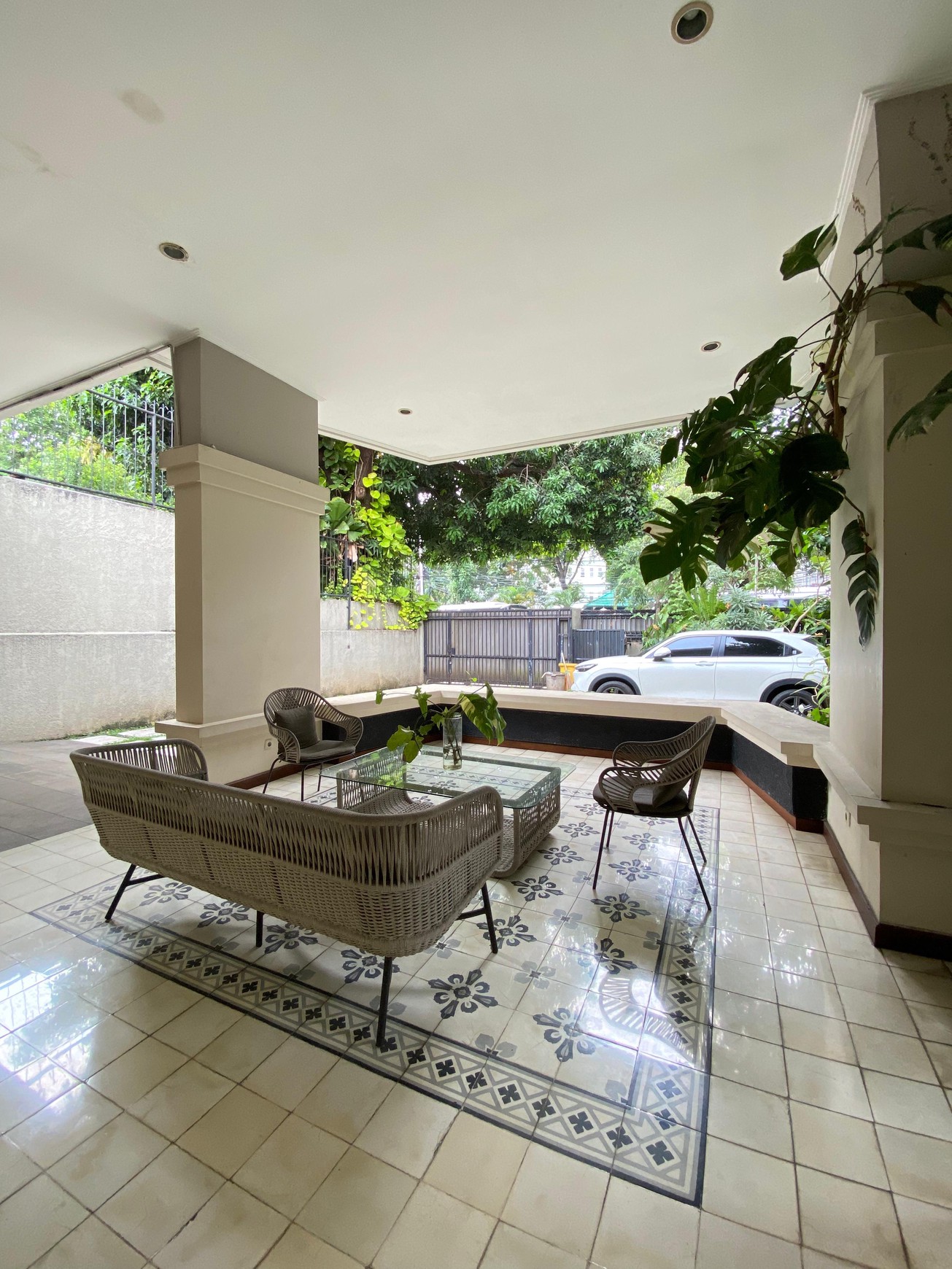 Rumah Mewah Super Luas di Menteng, Jakarta Pusat - Lokasi Premium