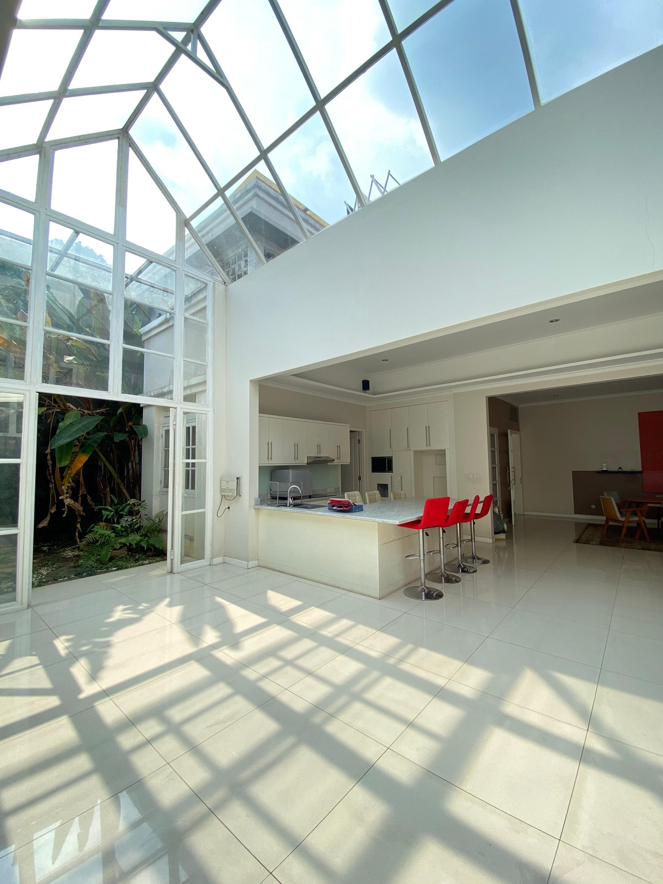 Rumah Mewah Super Luas di Menteng, Jakarta Pusat - Lokasi Premium