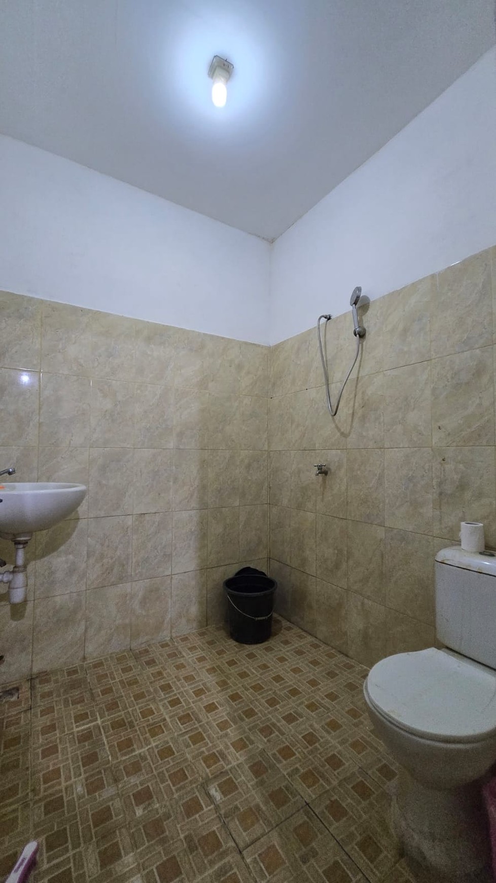 Rumah dalam Komplek Cinere Dekat ke Tol - Harga Spesial