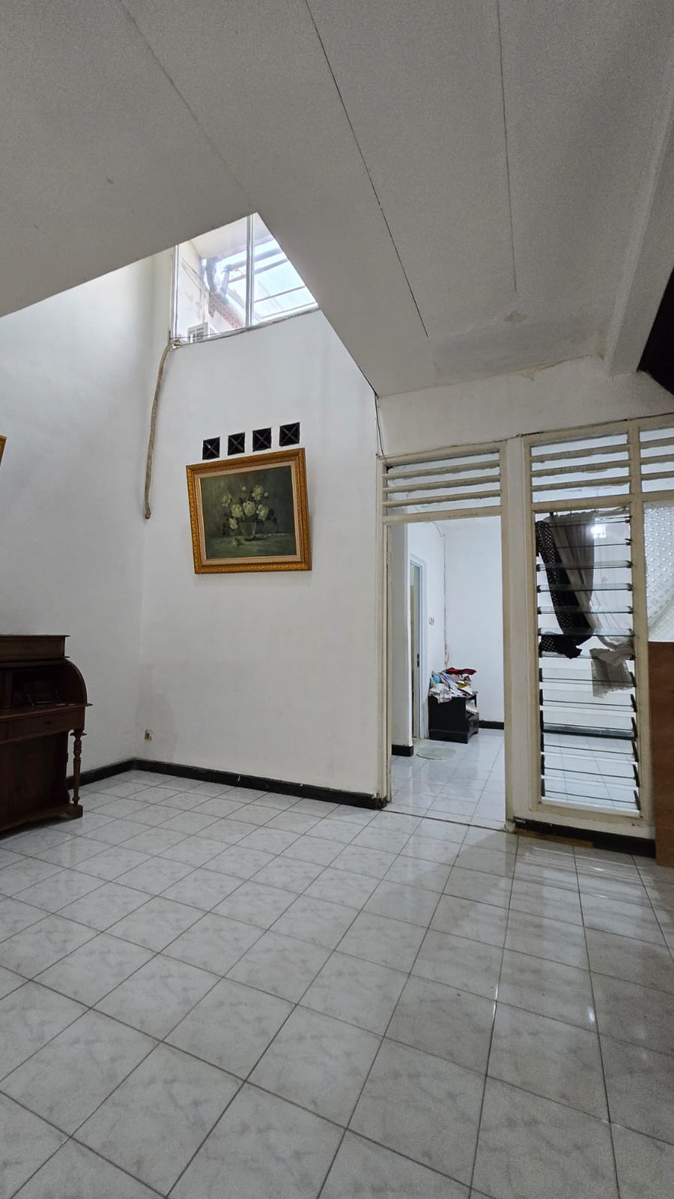 Rumah dalam Komplek Cinere Dekat ke Tol - Harga Spesial