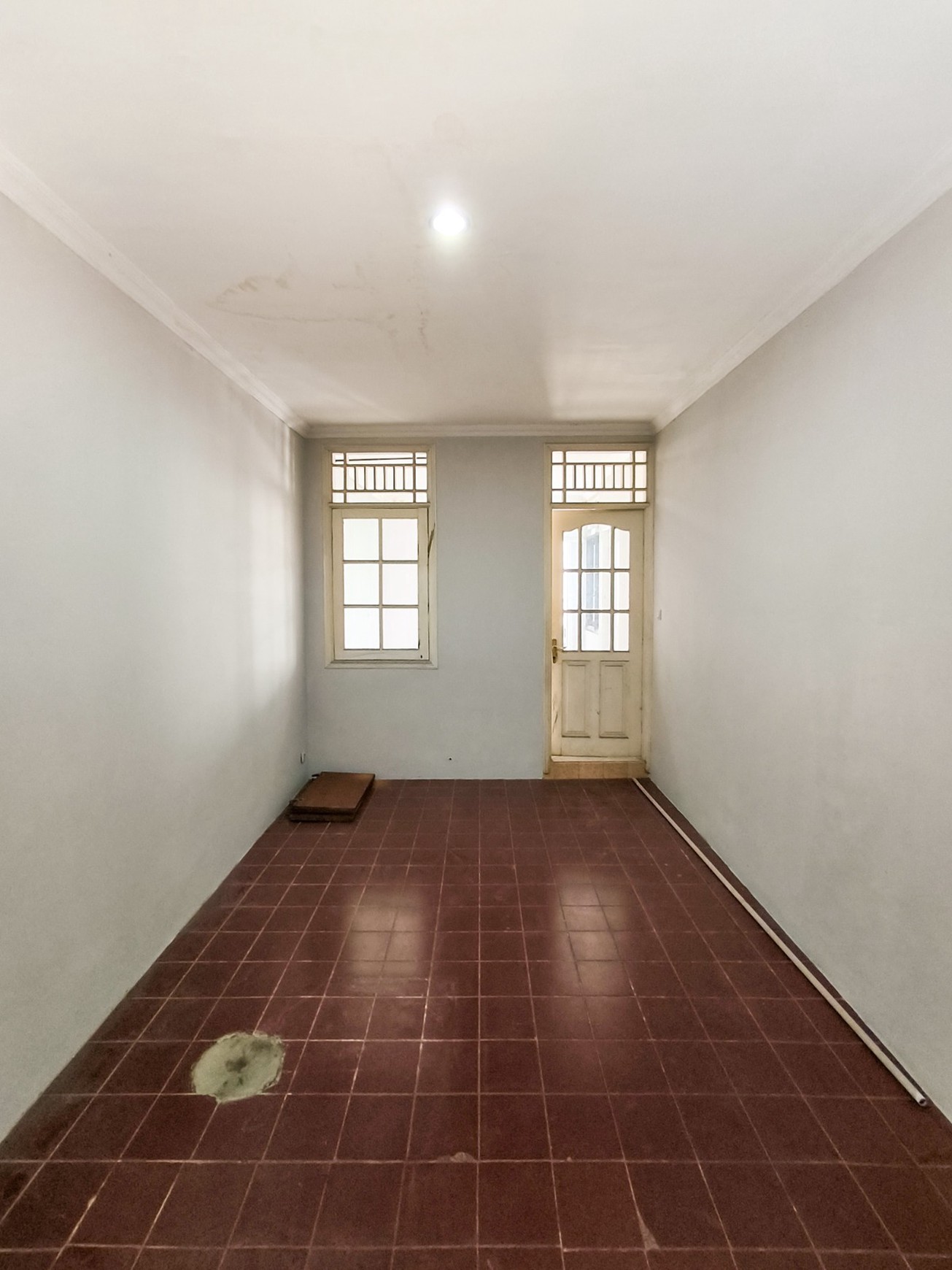 Rumah 2 lantai,jajan dipinggir jalan,dekat kampus stan di Bintaro Jaya 5