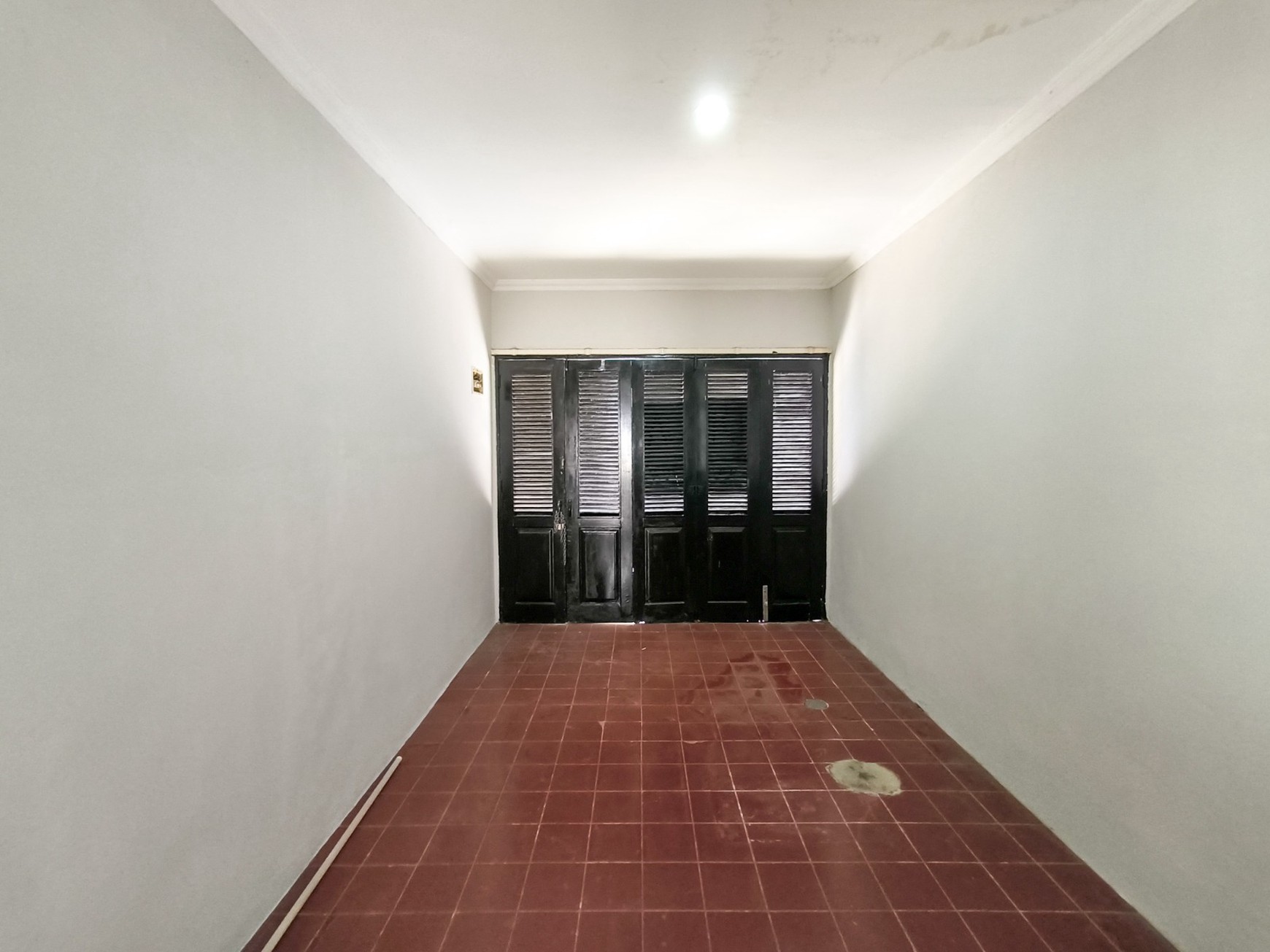 Rumah 2 lantai,jajan dipinggir jalan,dekat kampus stan di Bintaro Jaya 5