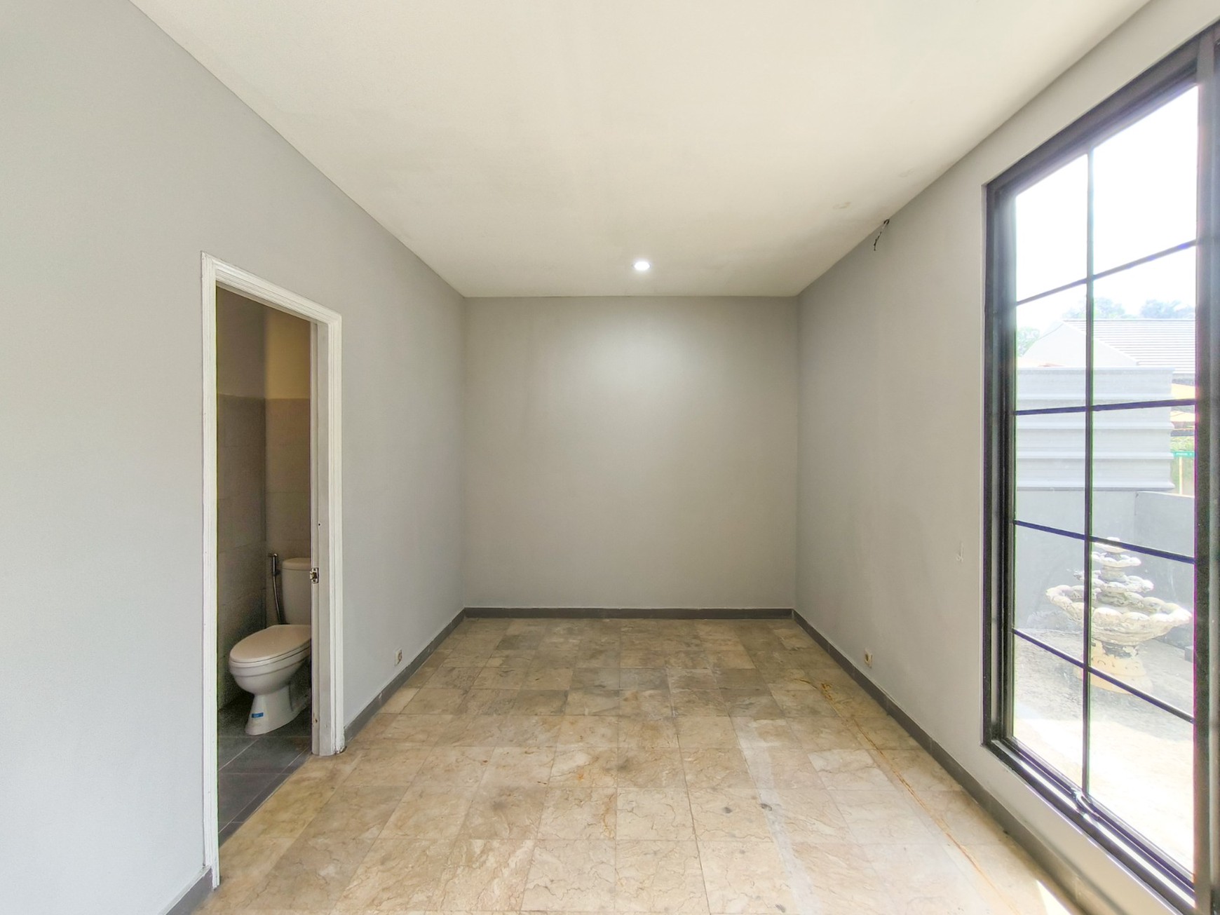 Rumah 2 lantai,jajan dipinggir jalan,dekat kampus stan di Bintaro Jaya 5