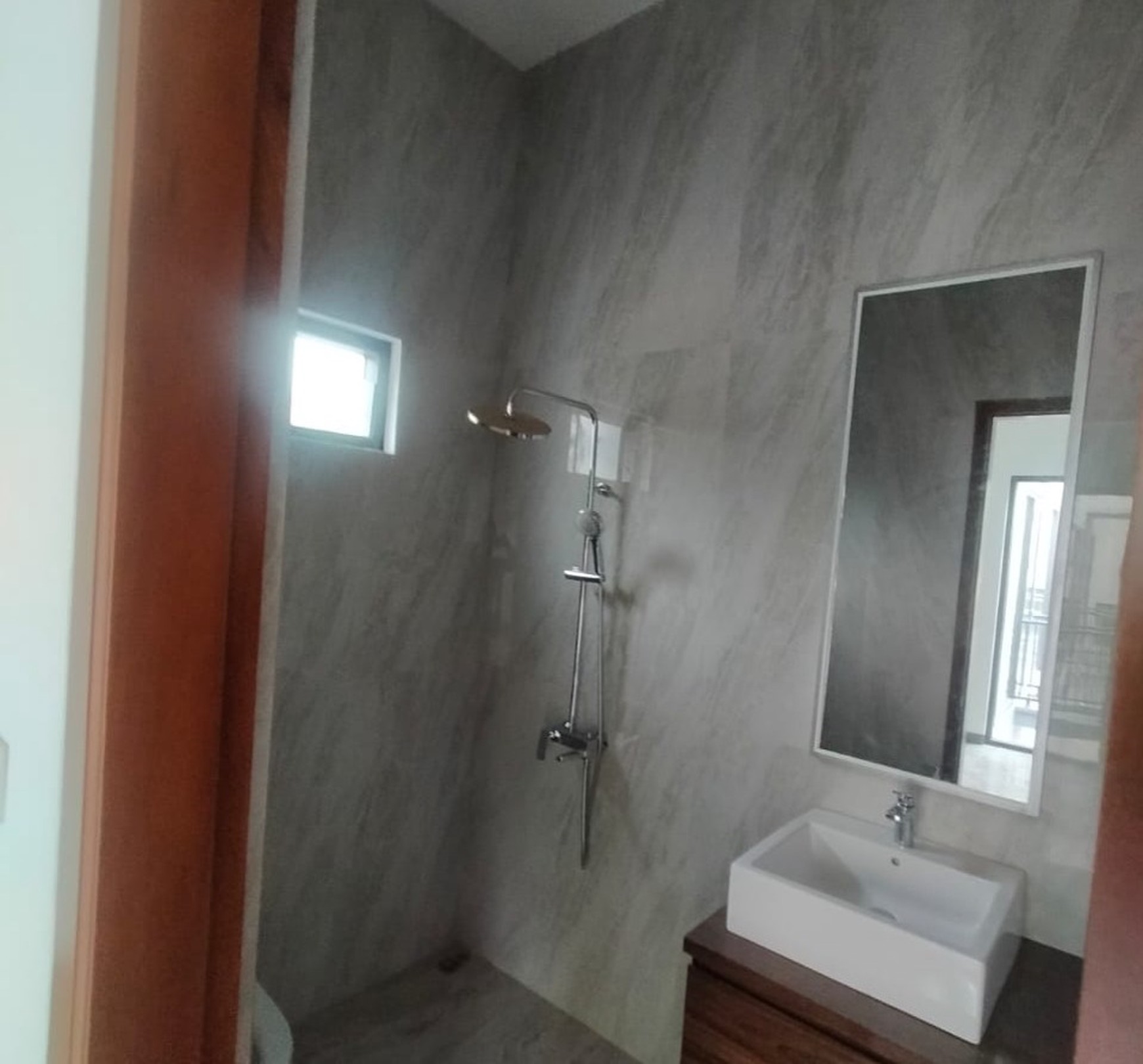 DIJUAL RUMAH 2 LANTAI - BRAND NEW MODERN DI KOMPLEK PERUMAHAN, PONDOK LABU - CILANDAK JAKARTA SELATAN