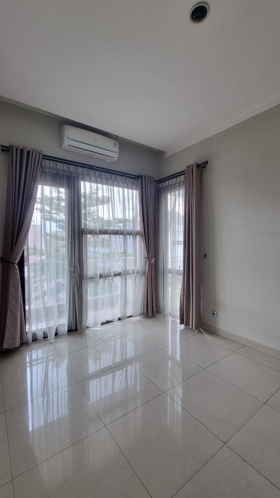 Rumah 2½ Lantai Siap Huni Premium Area Semi Furnished @Bintaro-Sektor 7