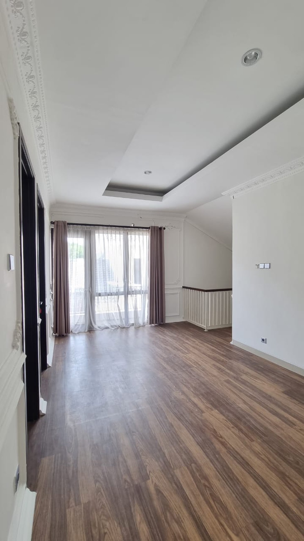 Rumah 2½ Lantai Siap Huni Premium Area Semi Furnished @Bintaro-Sektor 7