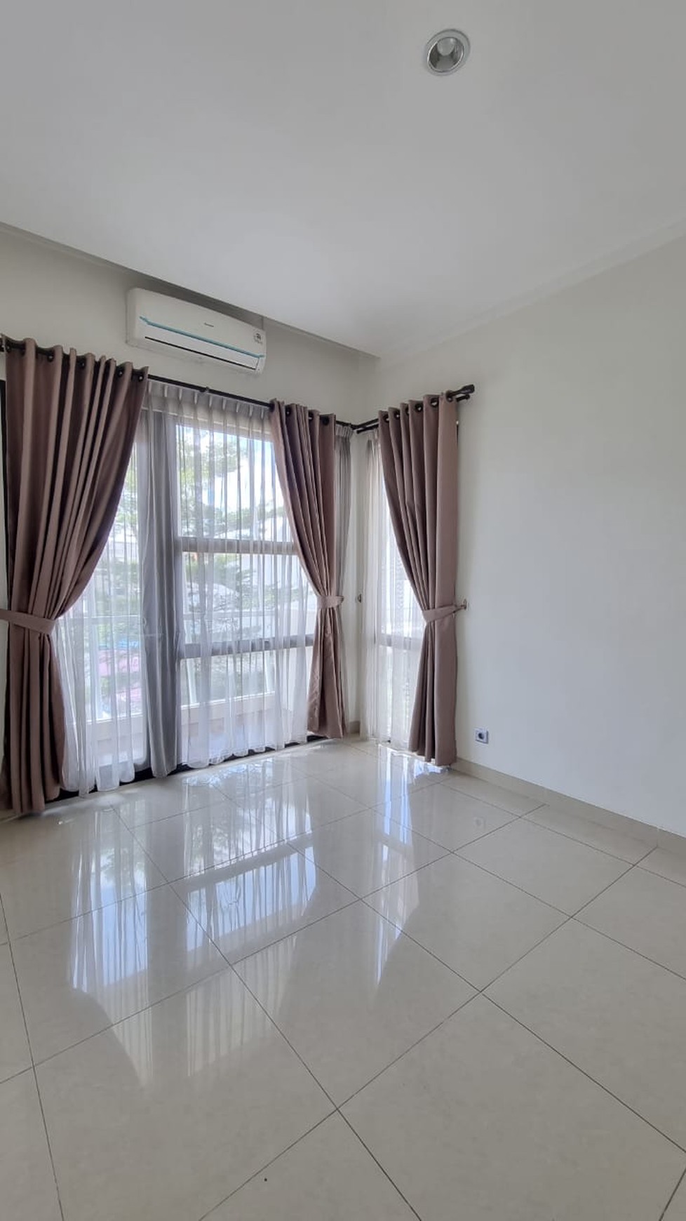 Rumah 2½ Lantai Siap Huni Premium Area Semi Furnished @Bintaro-Sektor 7