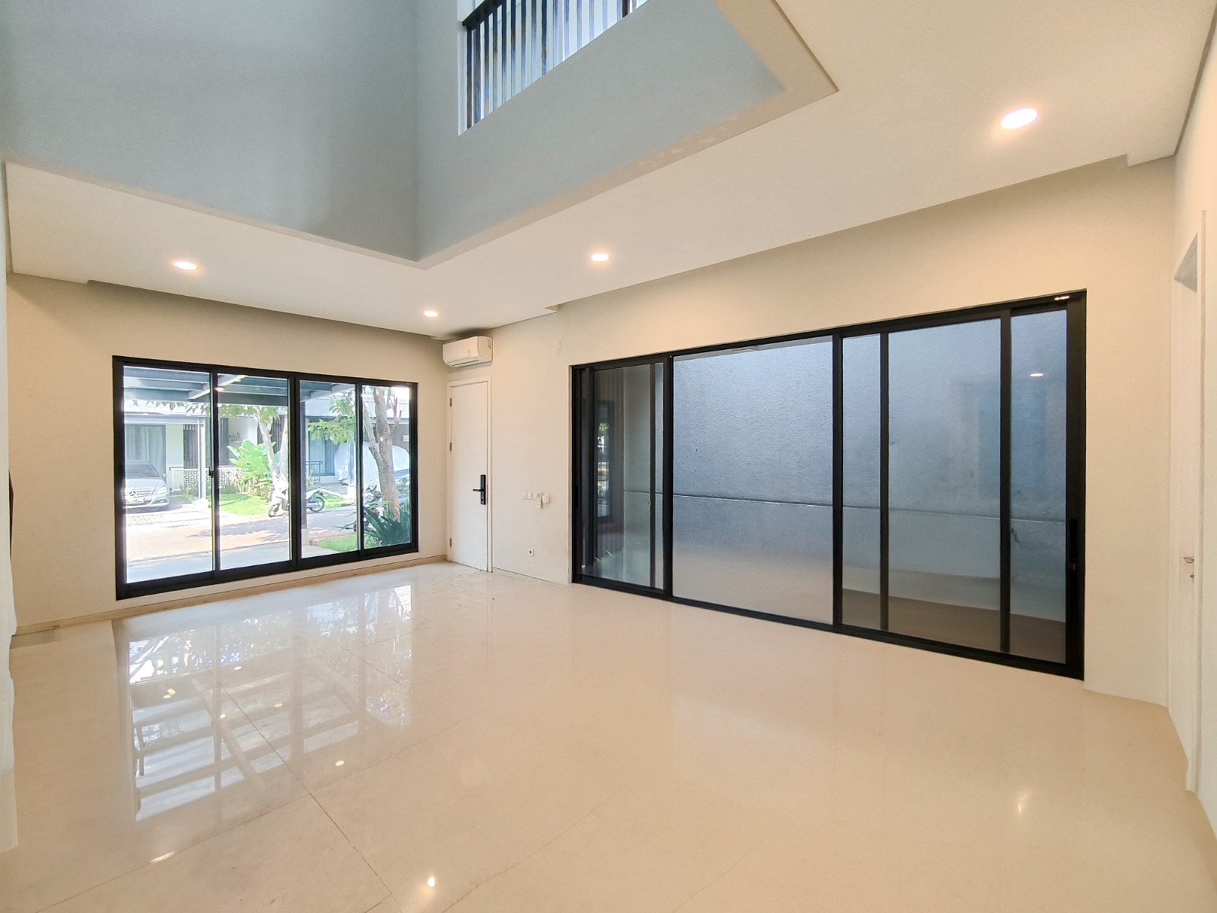 Rumah Asri dgn Smart lock system di Discovery Amore Bintaro