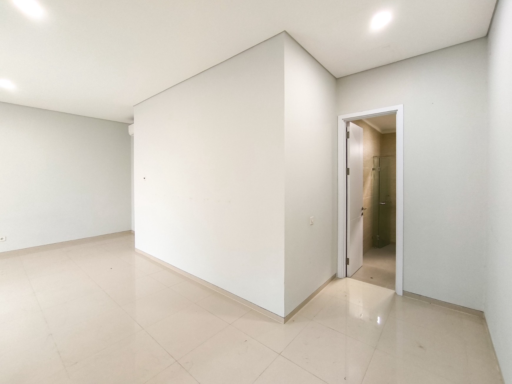 Rumah Asri dgn Smart lock system di Discovery Amore Bintaro