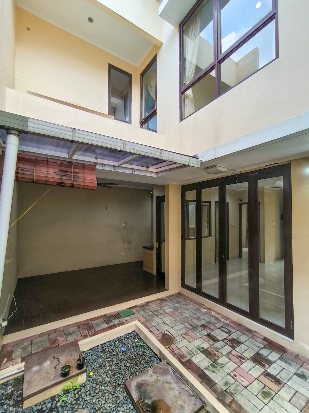 Rumah 2 lantai,luas tanah 144 di Bintaro Jaya sektor 7