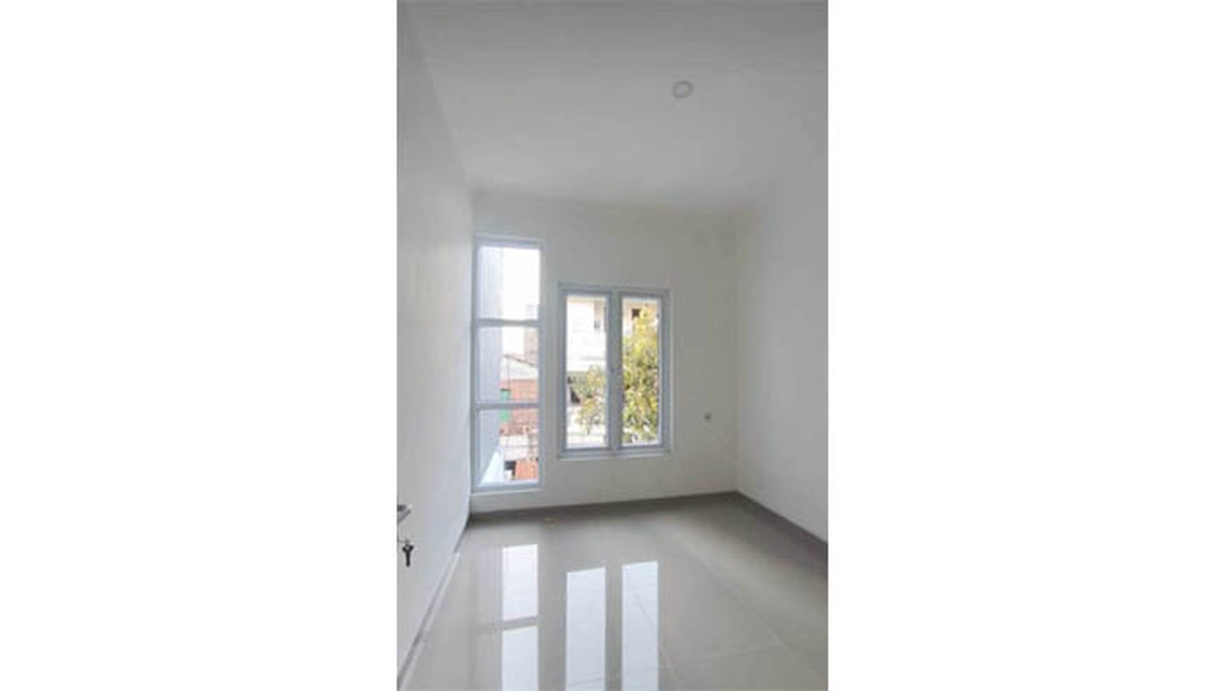 Rumah Jl Camar Sukapura