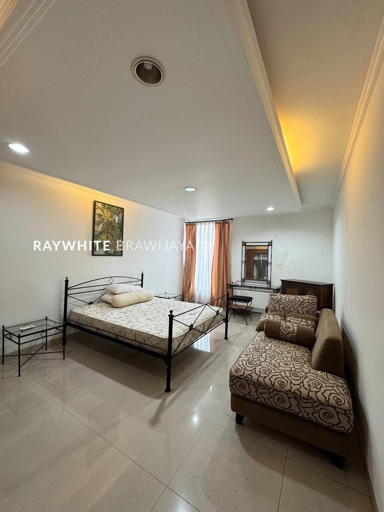 Rumah Dalam Cluster Lingkungan Tenang Area Bangka Kemang