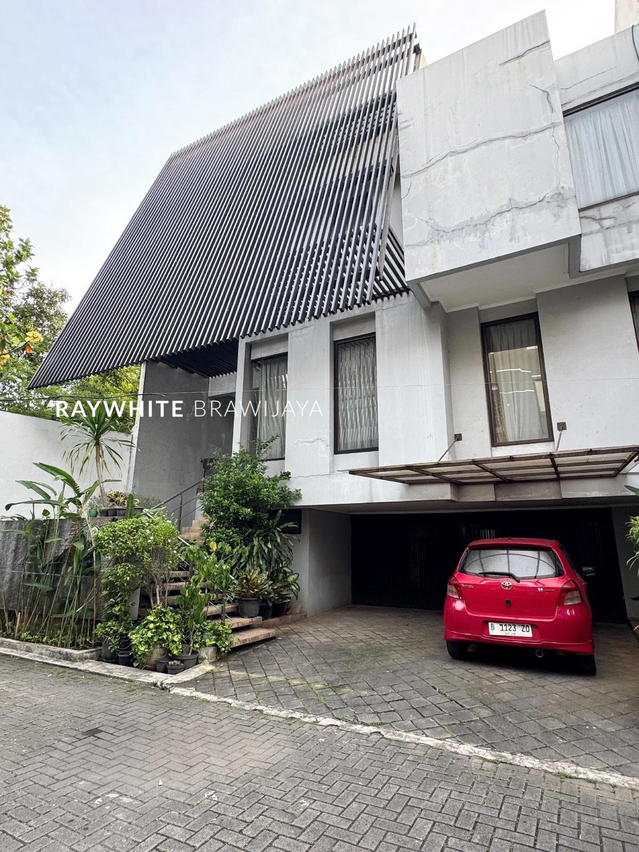 Rumah Dalam Cluster Lingkungan Tenang Area Bangka Kemang