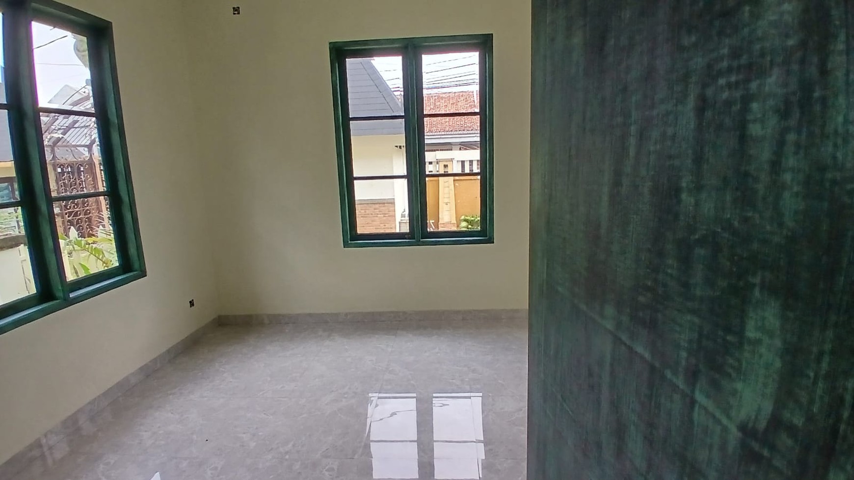 DIJUAL RUMAH DI CIRENDEU.
