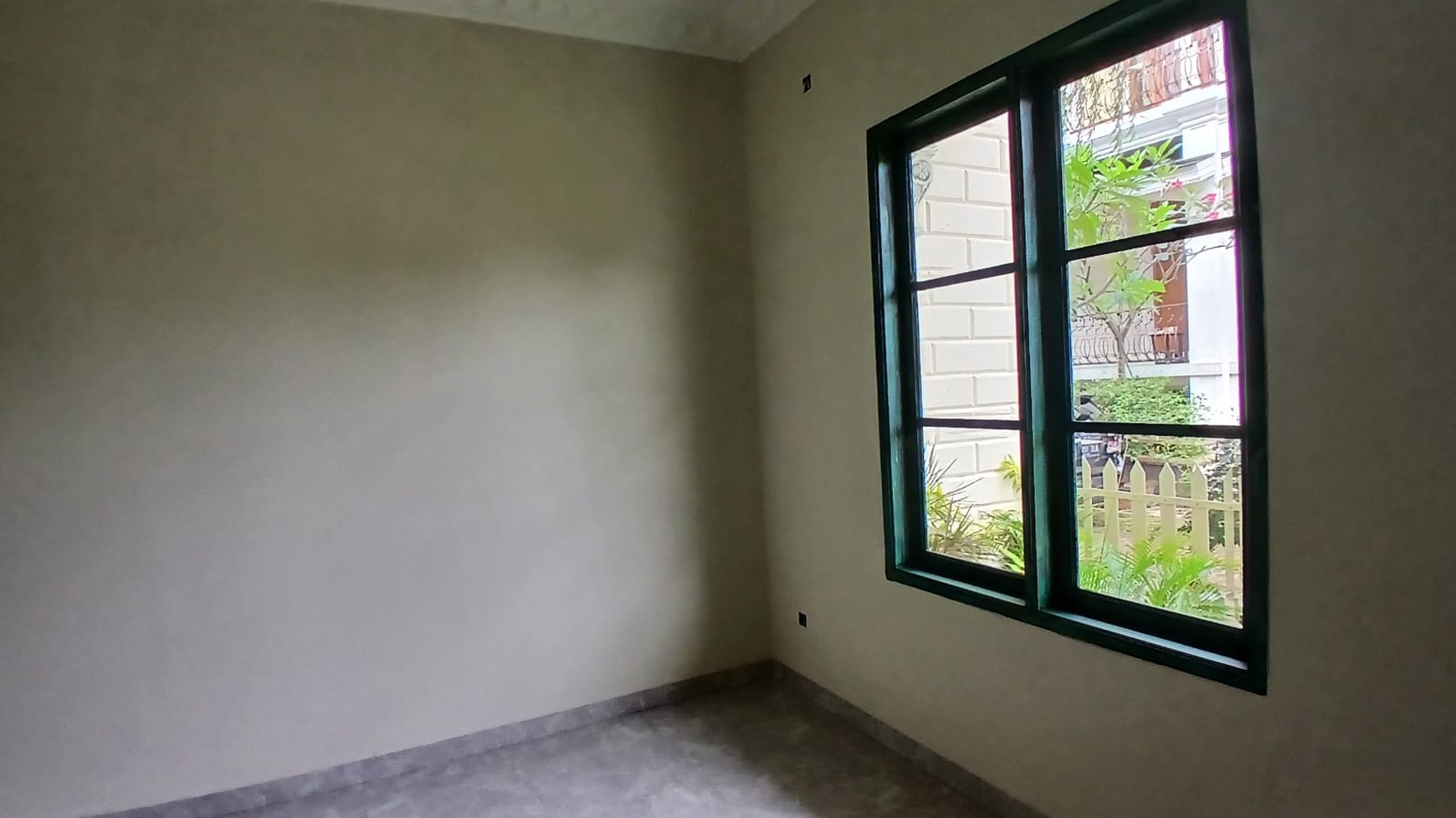 DIJUAL RUMAH DI CIRENDEU.