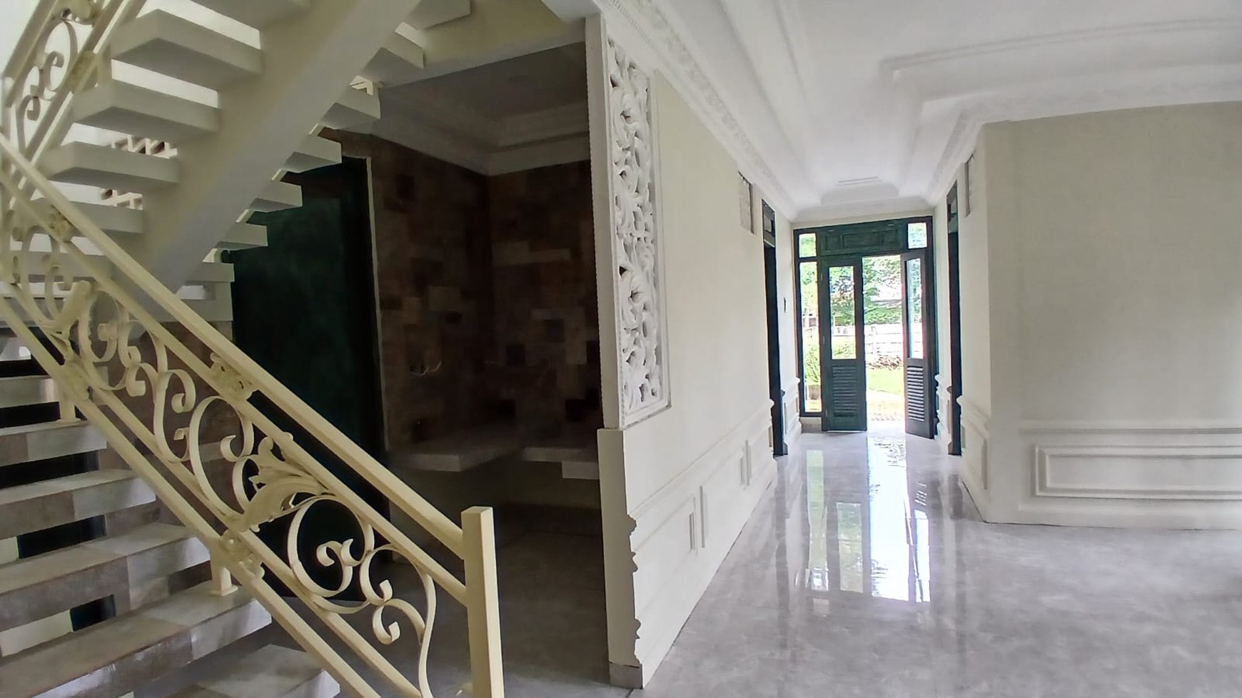 DIJUAL RUMAH DI CIRENDEU.