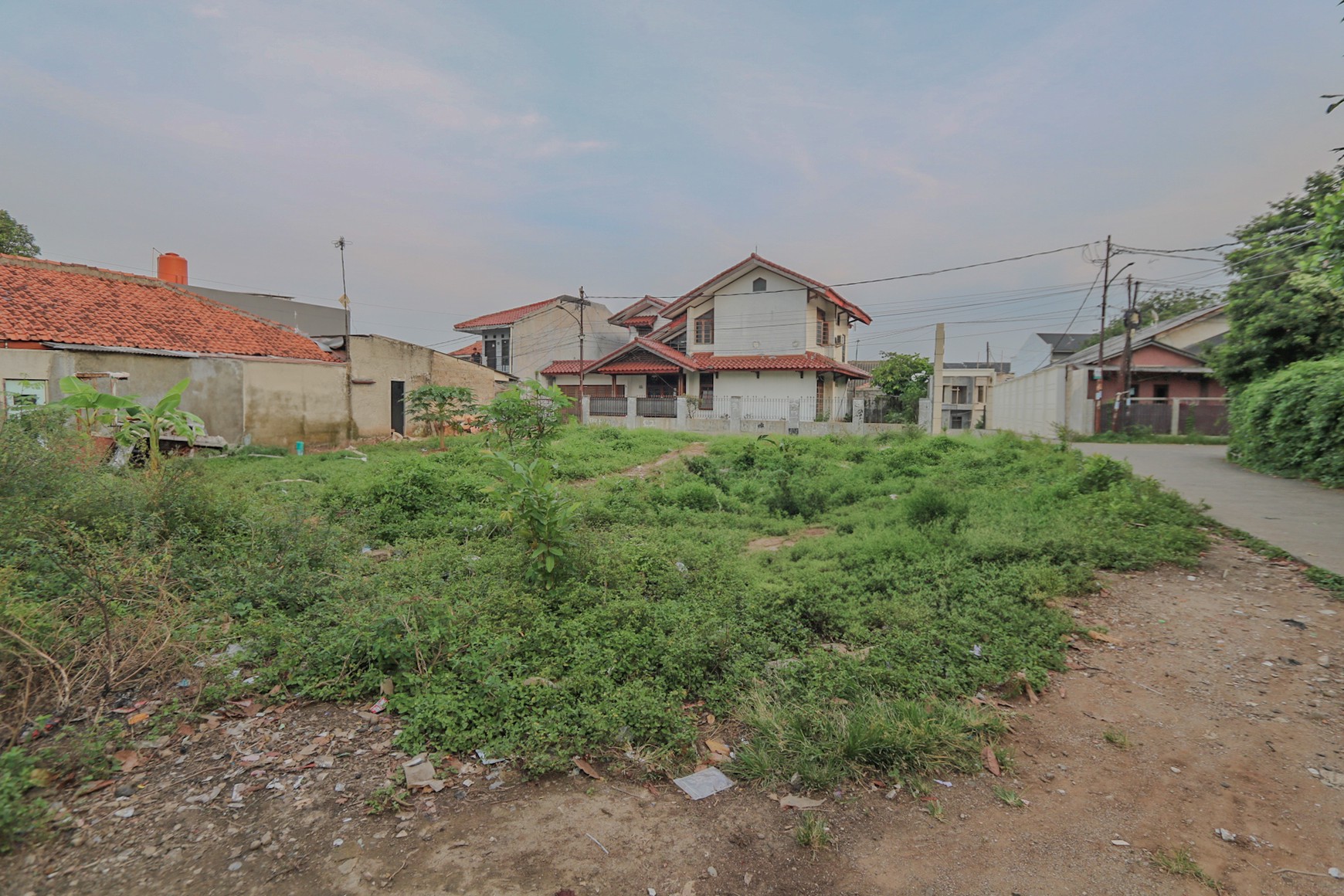 TANAH DENGAN  LOKASI STRATEGIS DEKAT RSUD PAMULANG , PAMULANG TANGERANG SELATAN