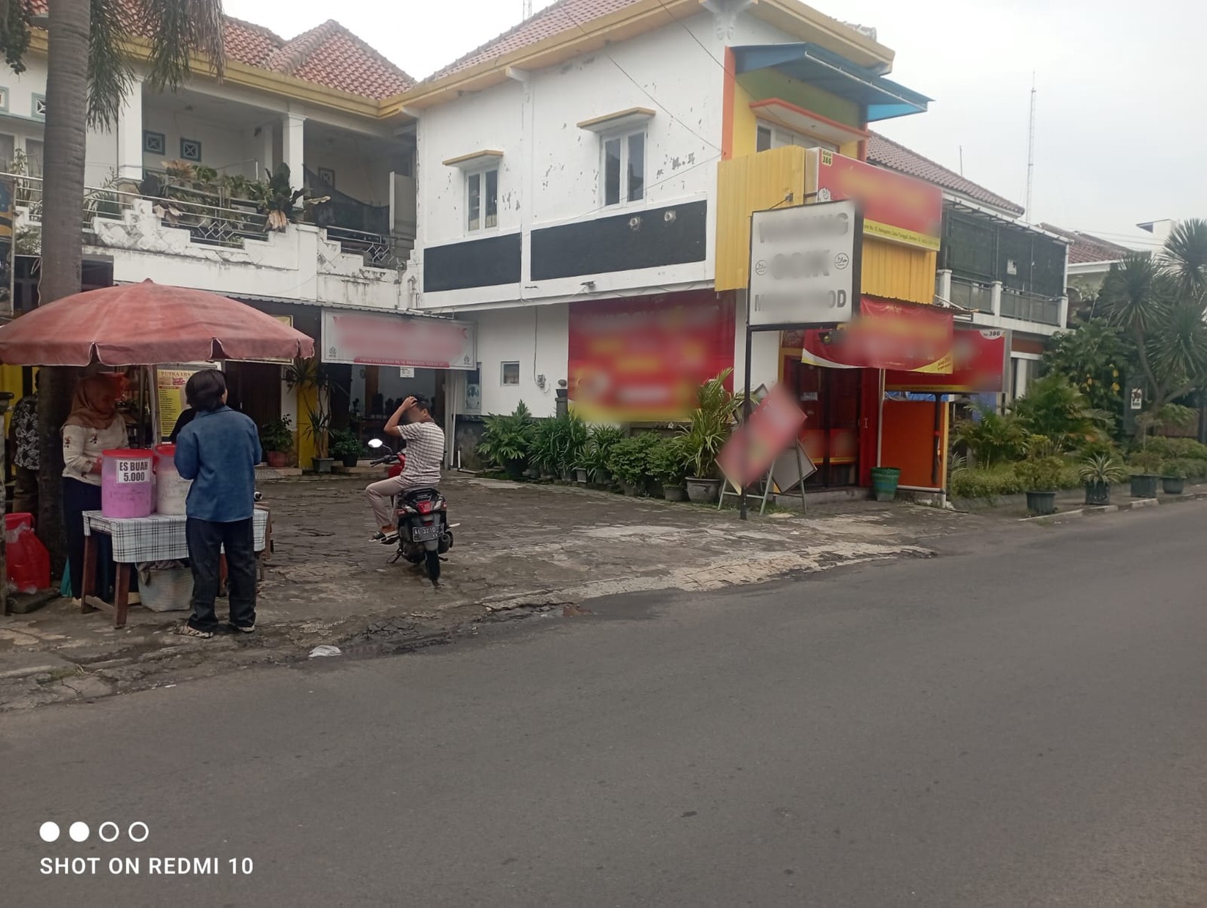Ruko 2 lantai Dijalan Nologaten Caturtunggal Depok Sleman
