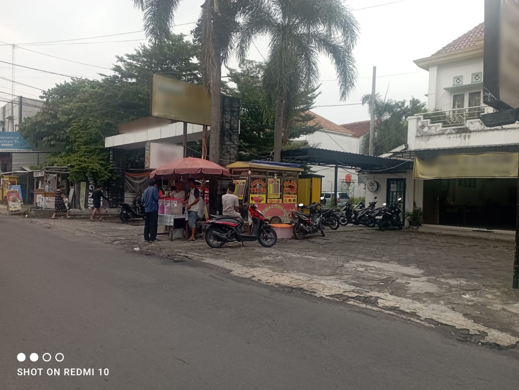 Ruko 2 lantai Dijalan Nologaten Caturtunggal Depok Sleman