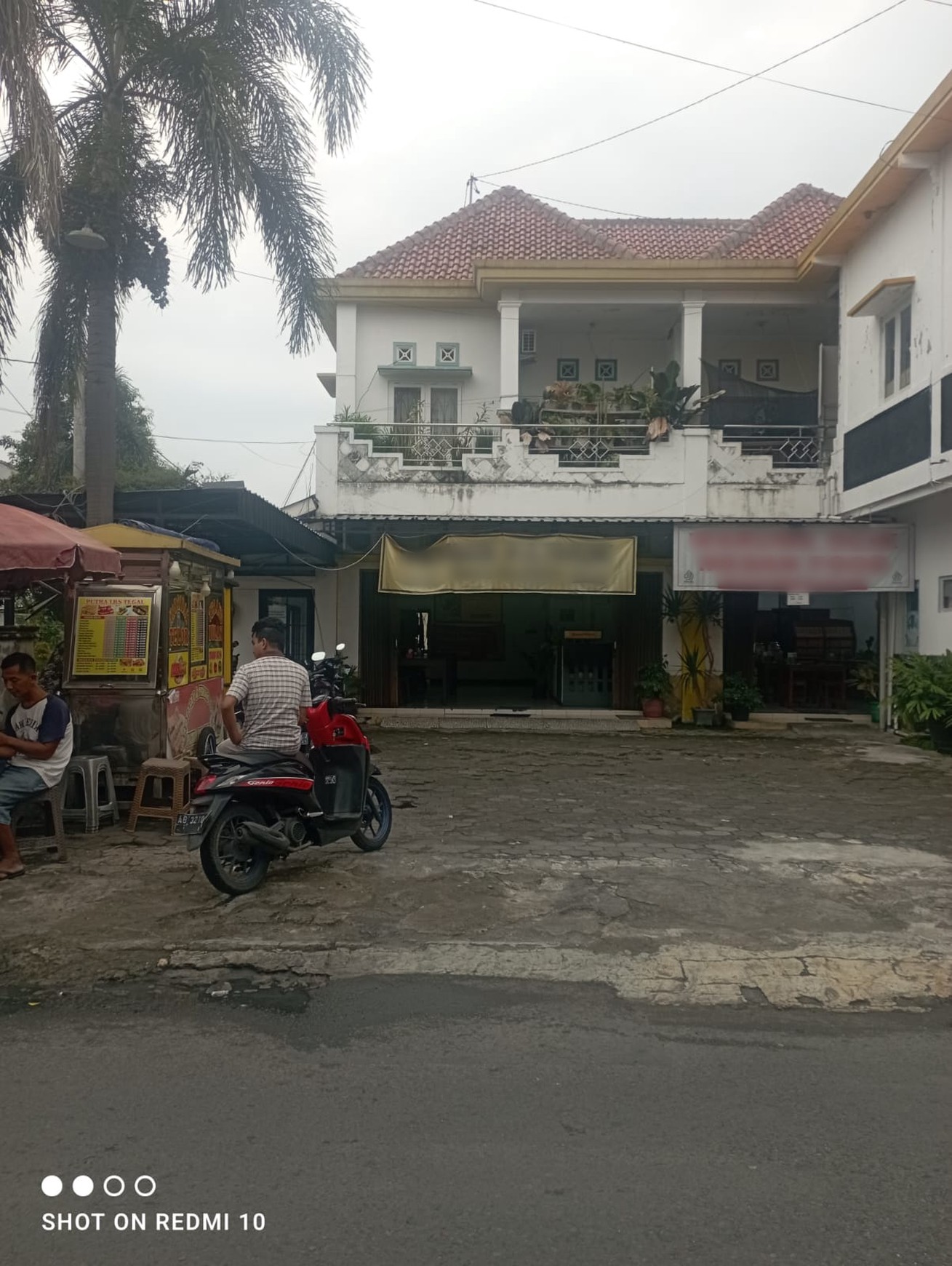 Ruko 2 lantai Dijalan Nologaten Caturtunggal Depok Sleman