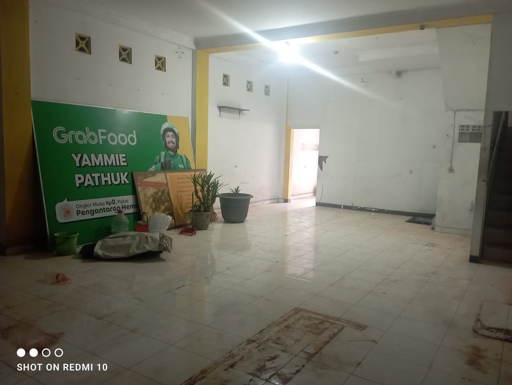 Ruko 2 lantai Dijalan Nologaten Caturtunggal Depok Sleman