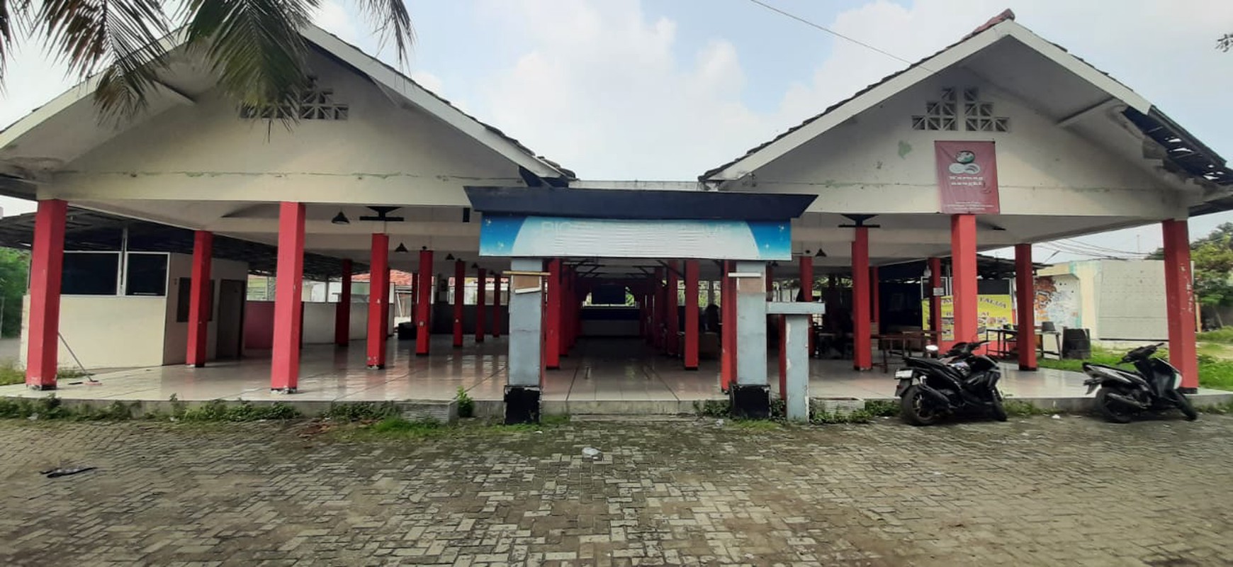 Disewakan Ruang Usaha untuk Food Court di Larangan