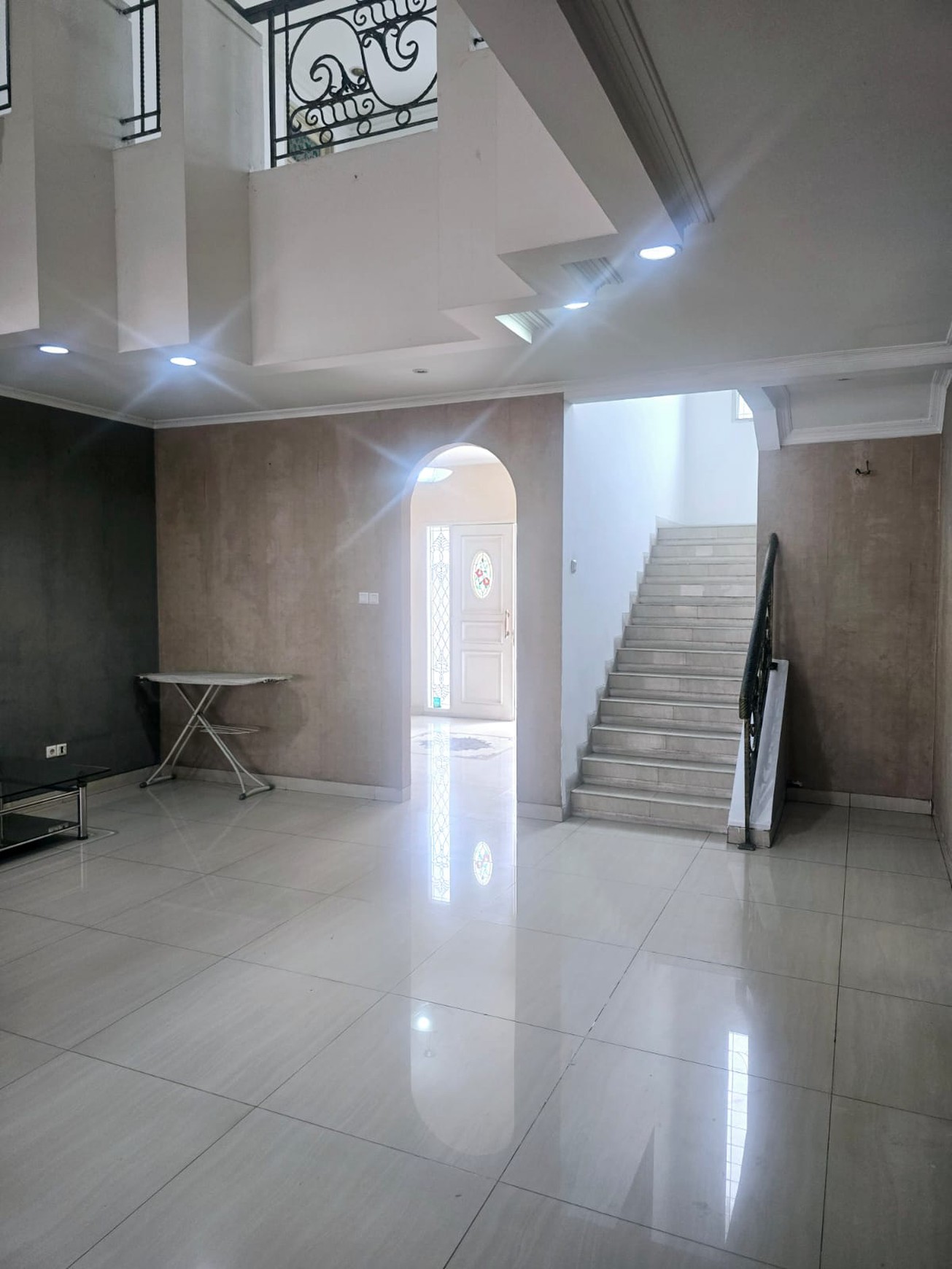 * Jual rumah terawat puri indah best prime location