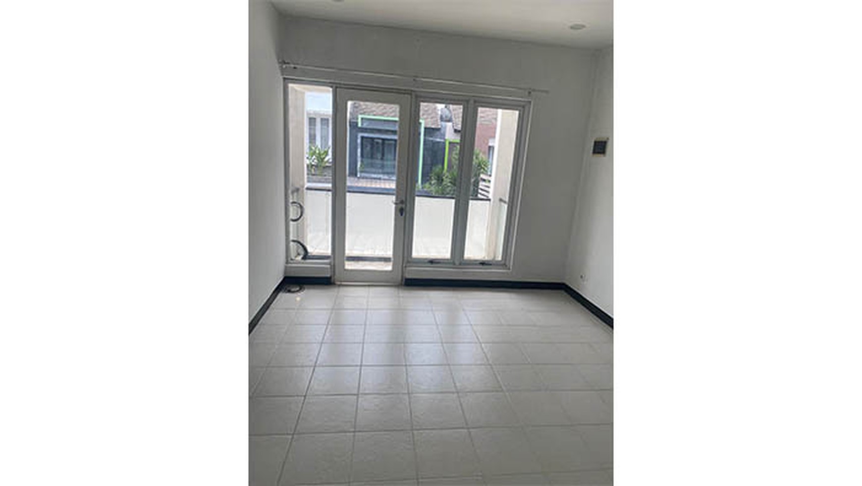 Rumah Siap Huni Royal Serpong Village, Tangerang