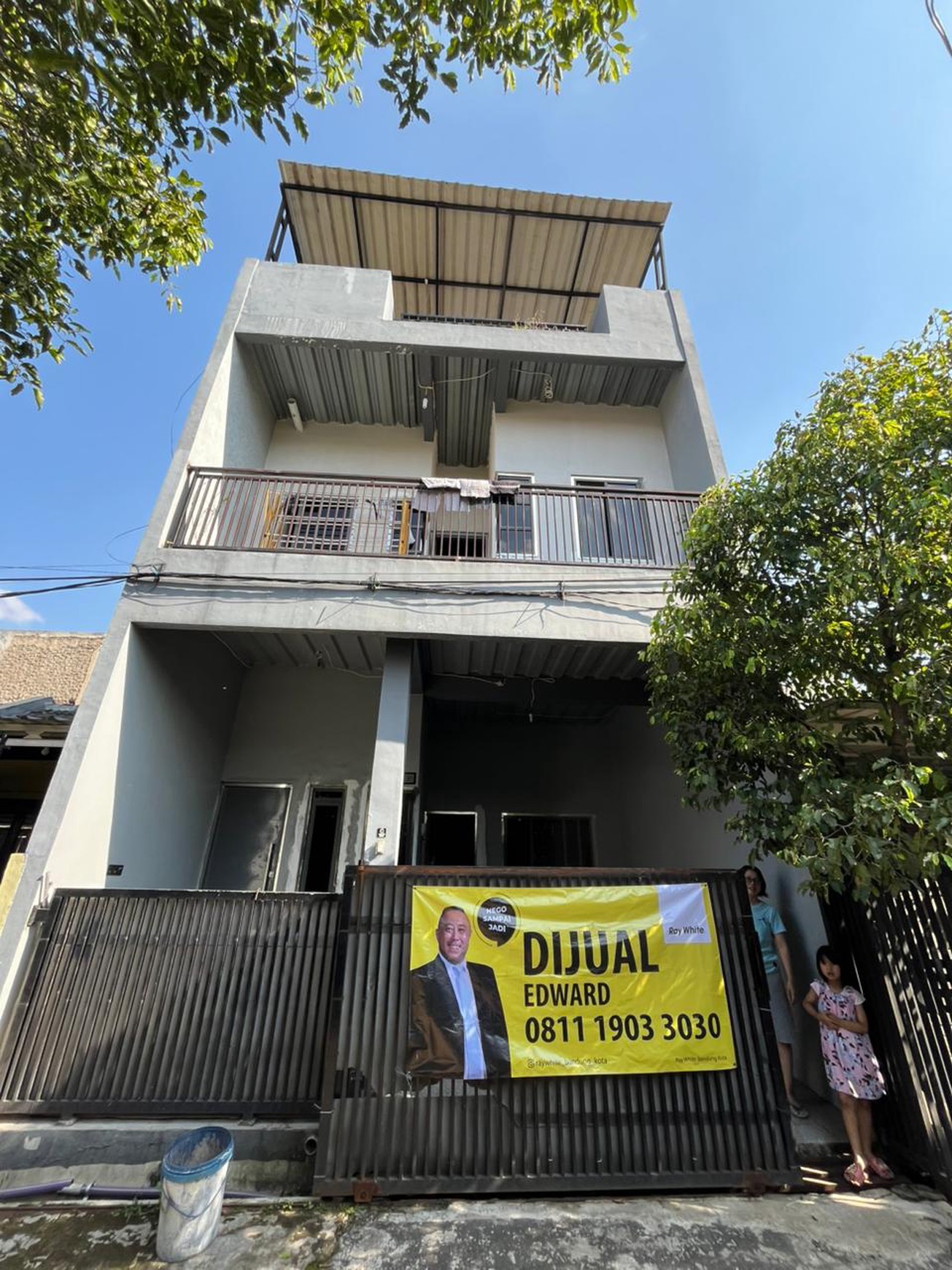DI JUAL RUMAH MURAH 3 LANTAI FULL FURNISHED BANDUNG BARAT