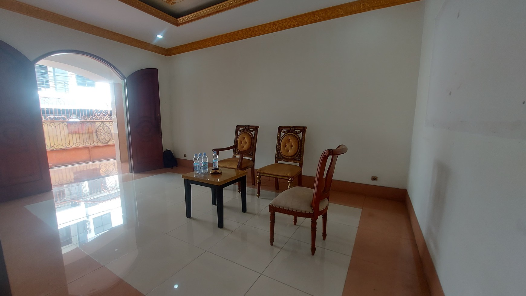  Disewakan Rumah di Kebayoran Lama dekat Gandaria City, Jakarta Selatan