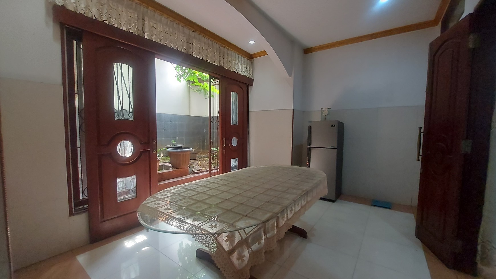  Disewakan Rumah di Kebayoran Lama dekat Gandaria City, Jakarta Selatan