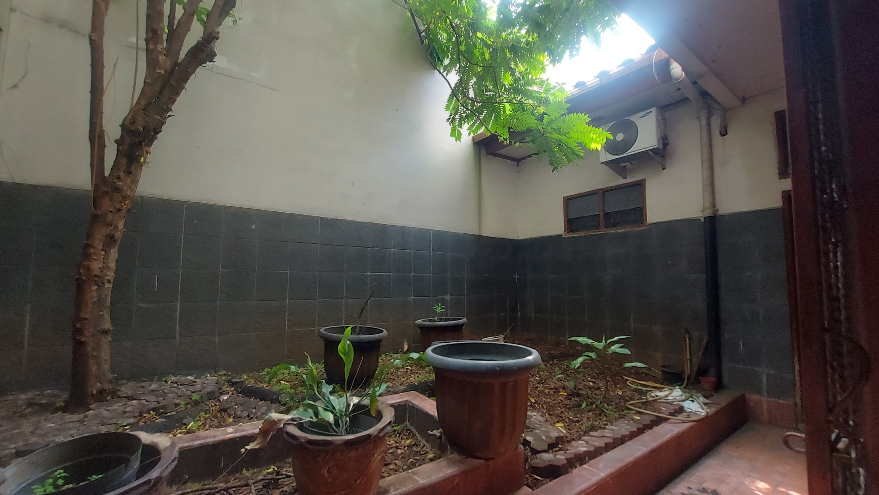  Disewakan Rumah di Kebayoran Lama dekat Gandaria City, Jakarta Selatan