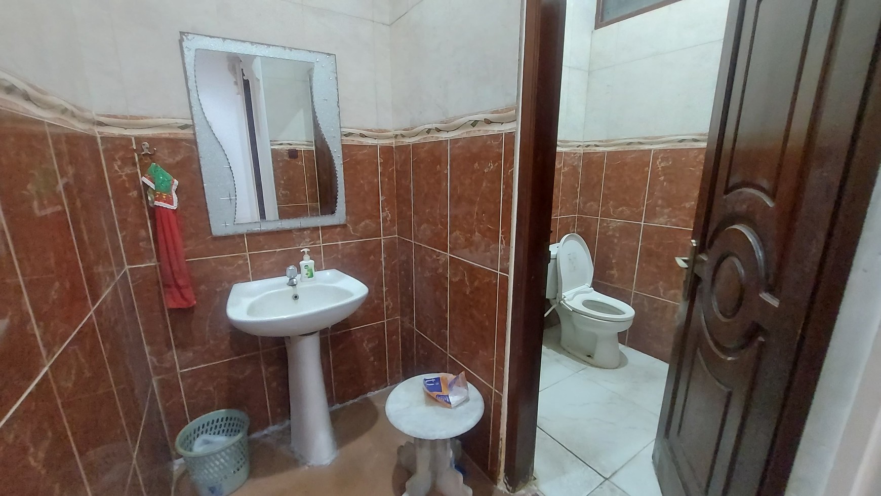  Disewakan Rumah di Kebayoran Lama dekat Gandaria City, Jakarta Selatan