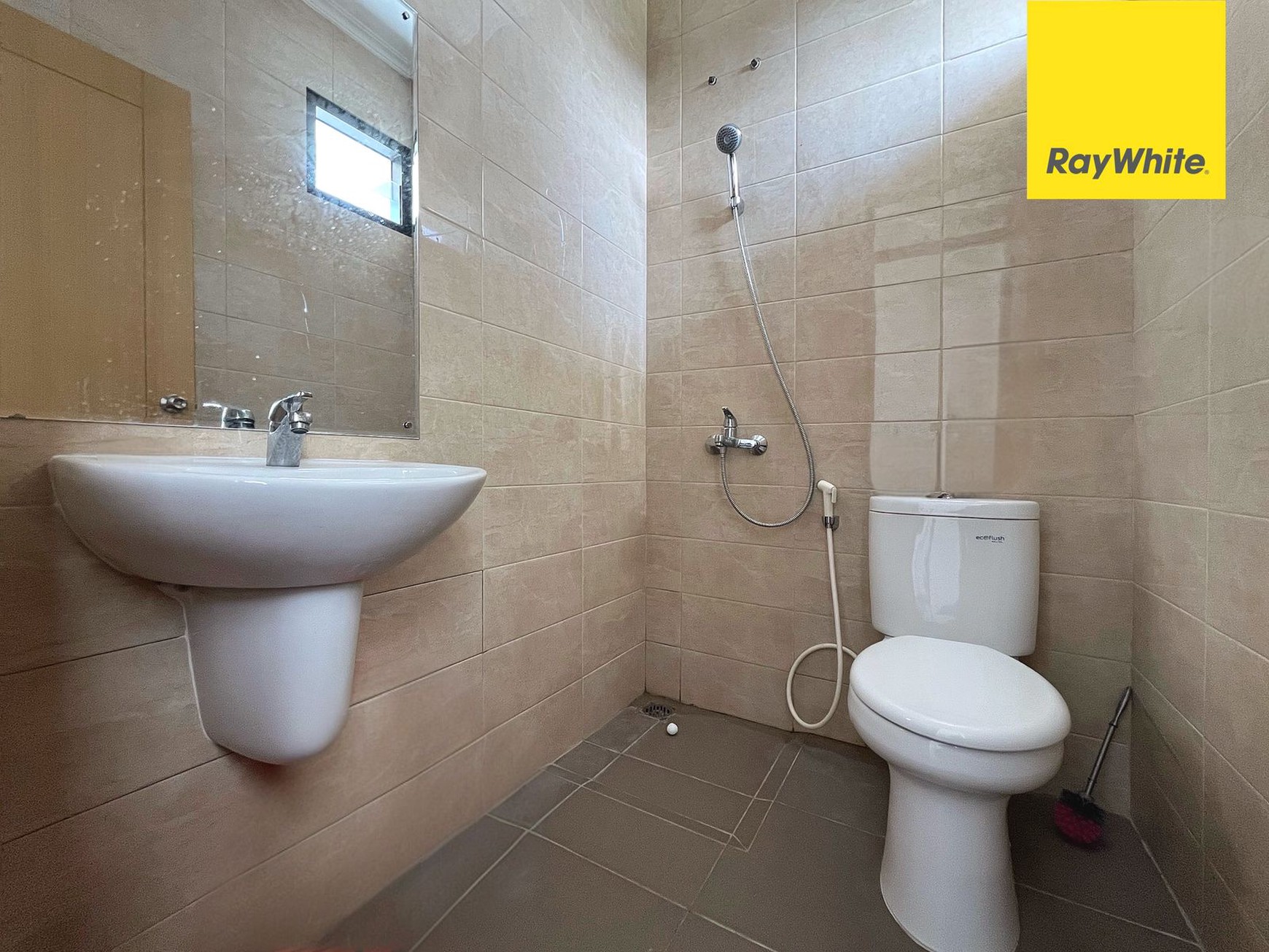 Rumah Siap Huni di Metland Transyogi, Cibubur