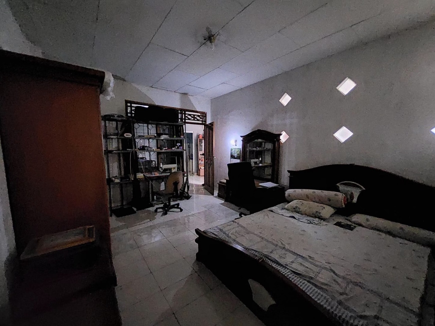 Rumah dijual di Bawah harga NJOP di kawasan Senen - Jakarta Pusat.