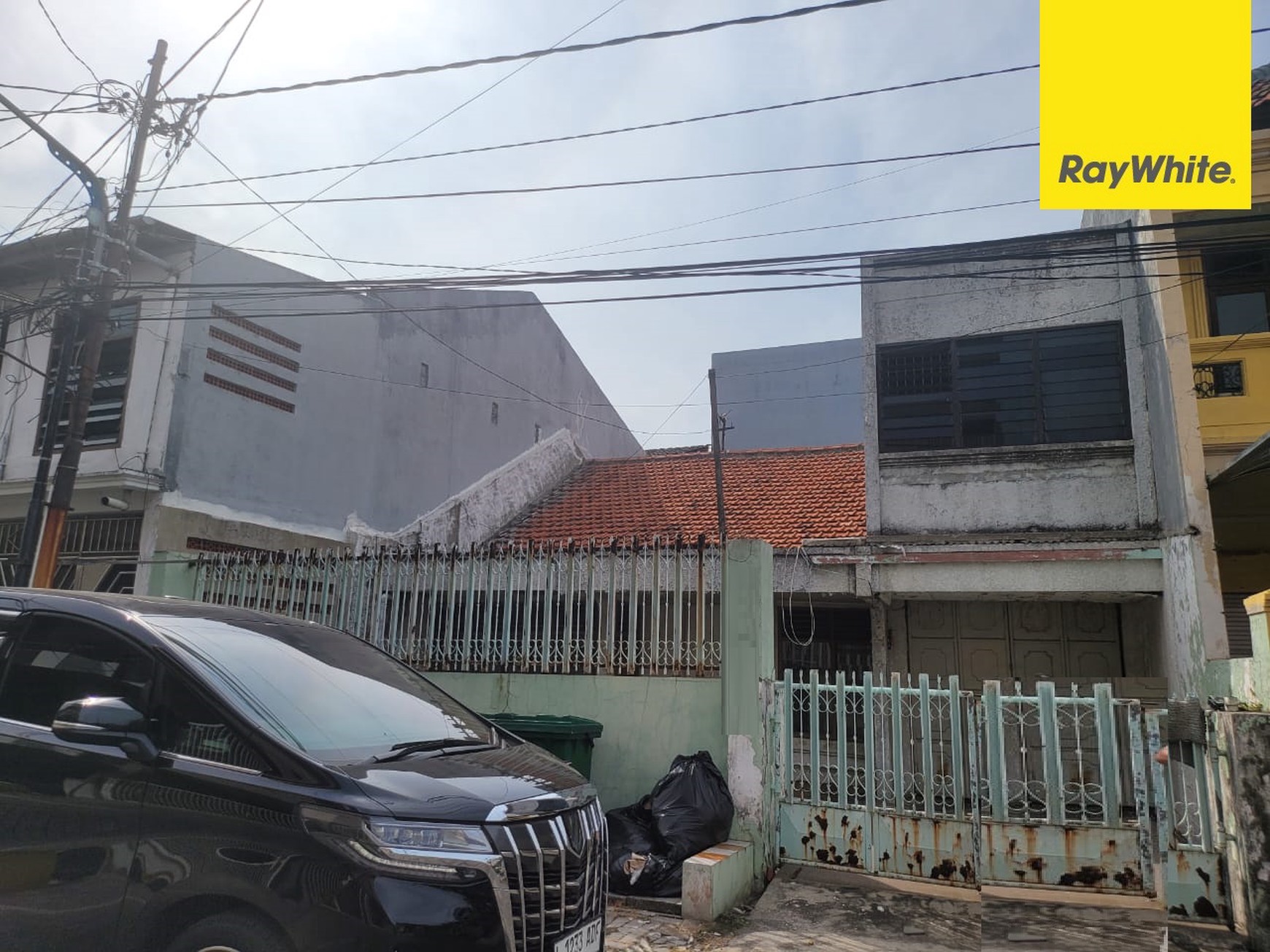 Dijual Rumah 2 lantai di Tenggilis Mejoyo Utara Surabaya