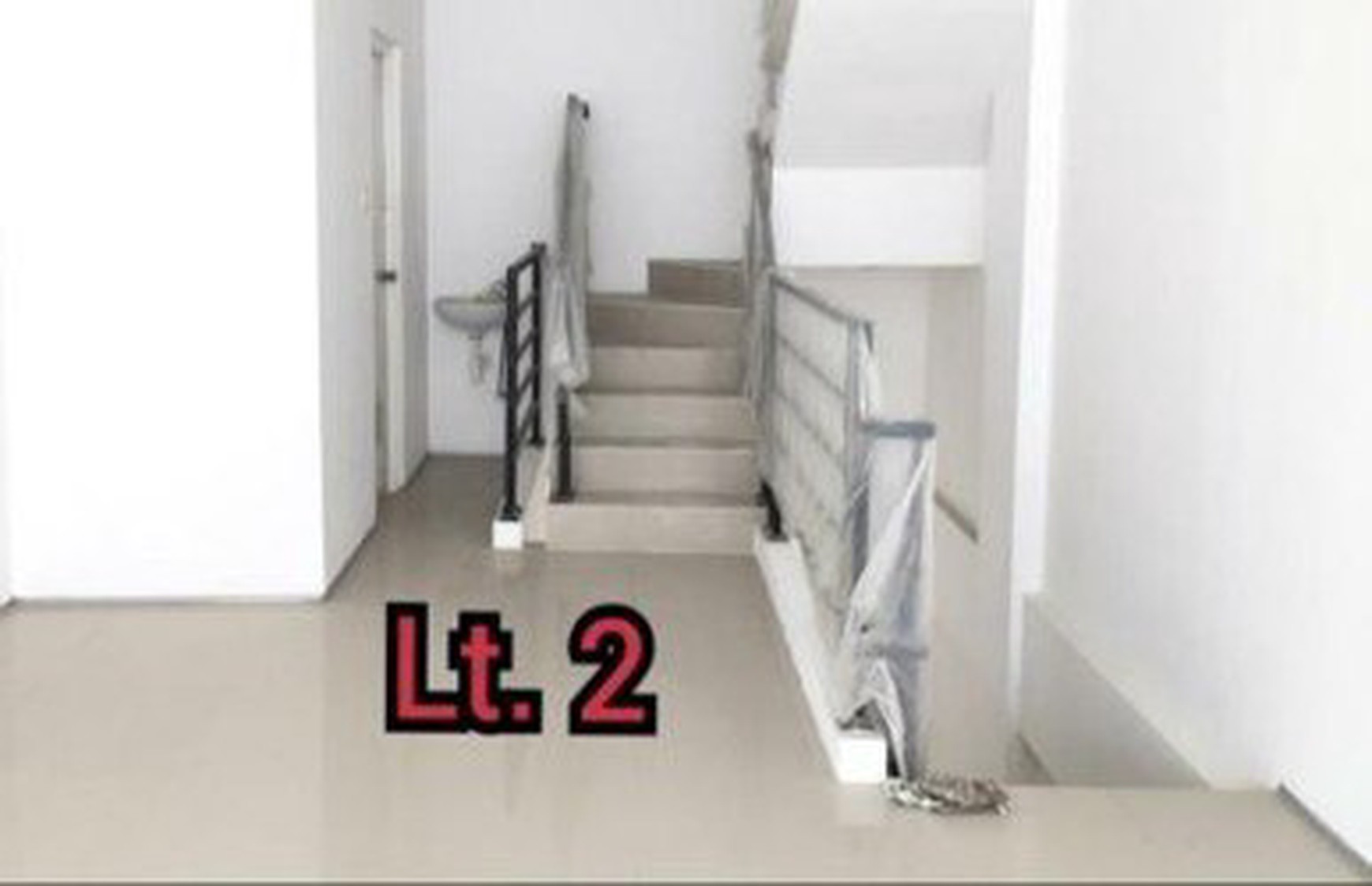 Lelang Ruko di Jl. Dr.Wahidin Sudirohusodo. Ruko Grand Citi, Kebomas, Gresik