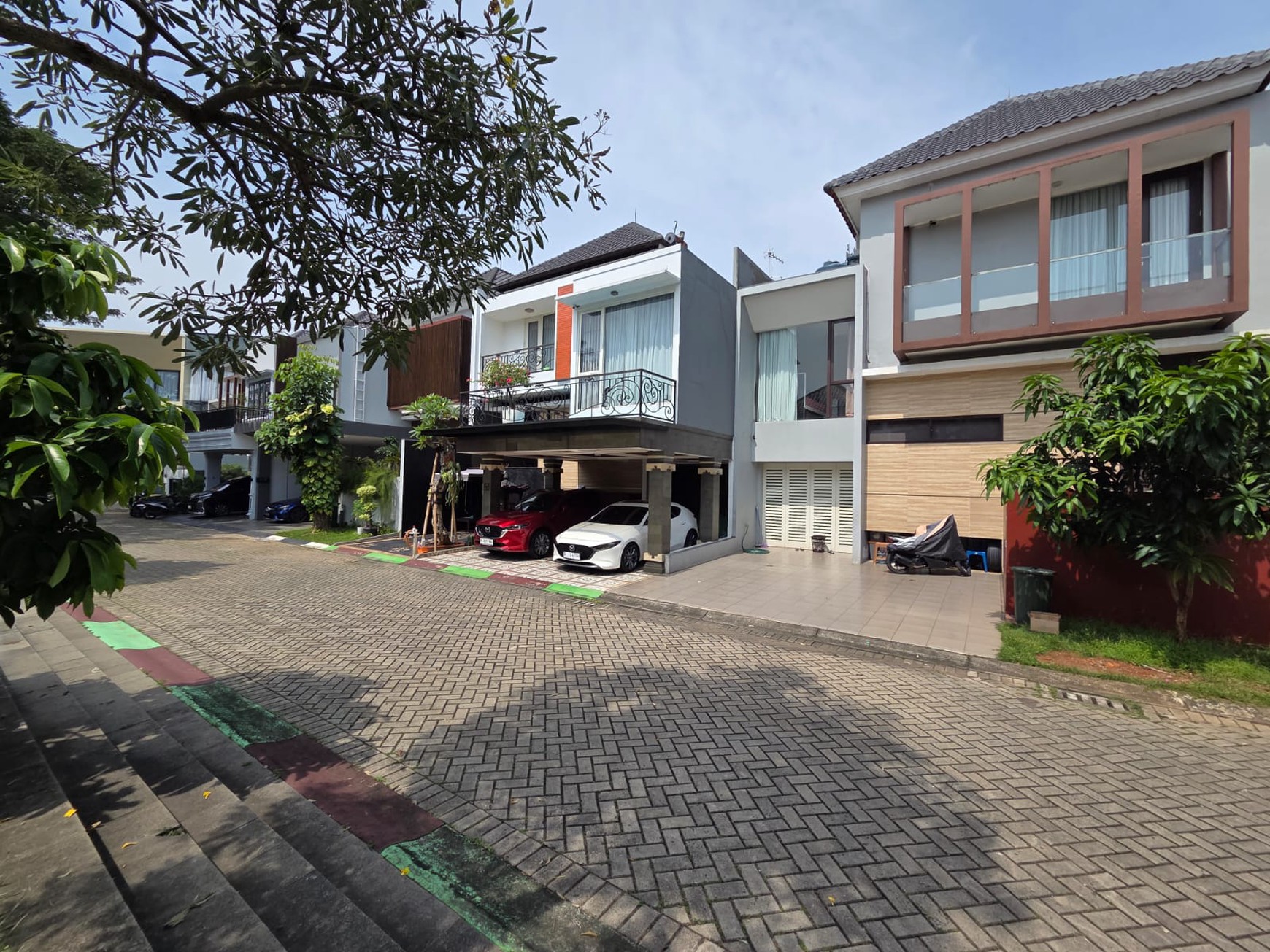 Hunian Eksklusif, Nyaman, dan Aman di Tengah Perumahan Elit  di Kebayoran Bintaro