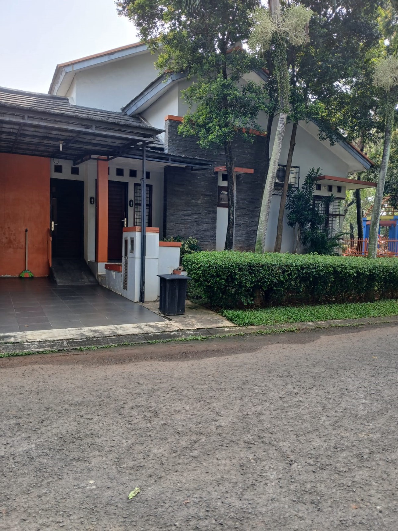 Rumah 1 lanti, dalam Cluster di Bintaro Sektor 9